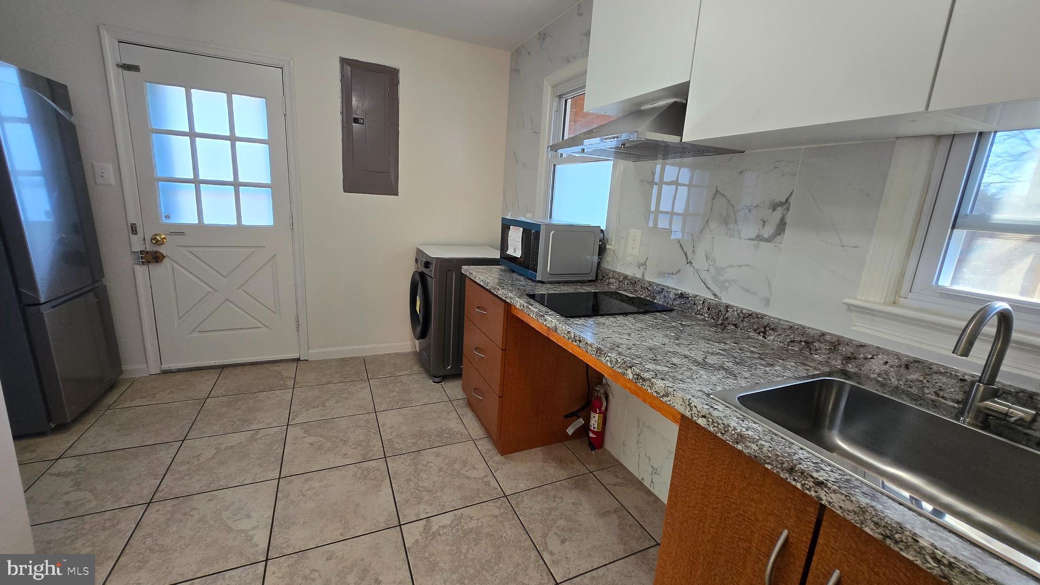 MANOR WOODS - Residential Lease