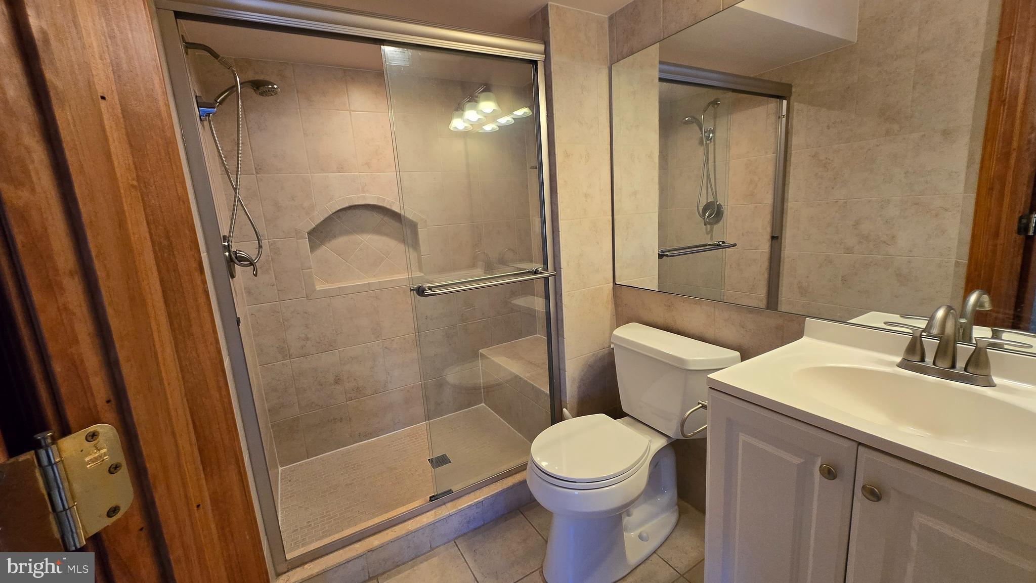 MANOR WOODS - Residential Lease