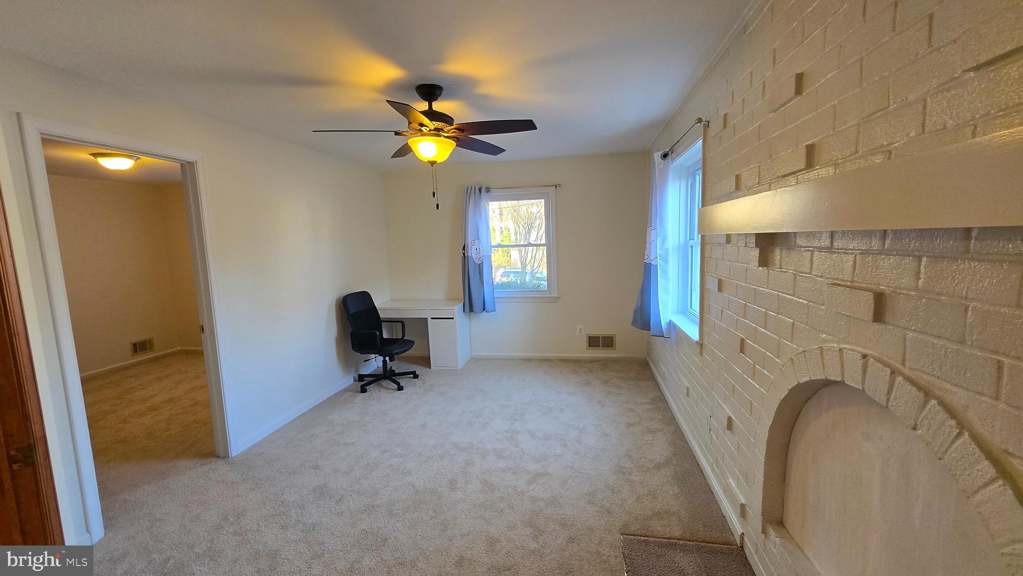 MANOR WOODS - Residential Lease