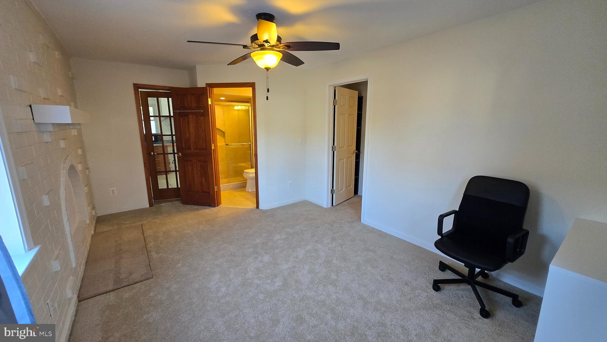 MANOR WOODS - Residential Lease