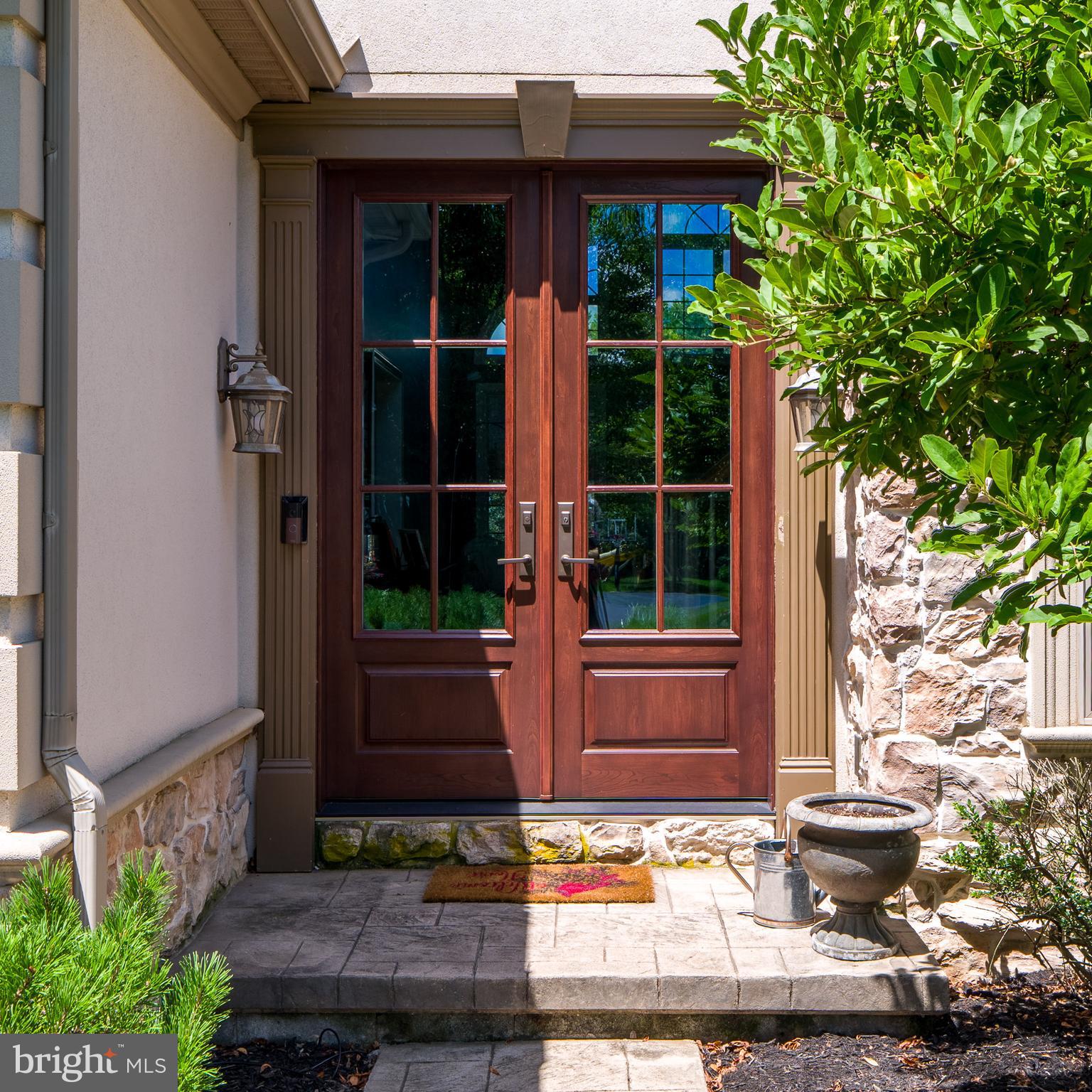 5 STONERIDGE LANE