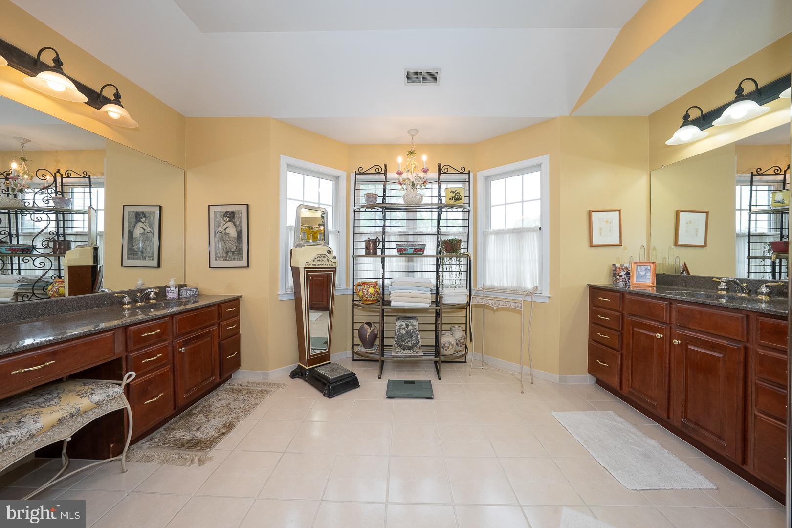 MERION HILL - Residential