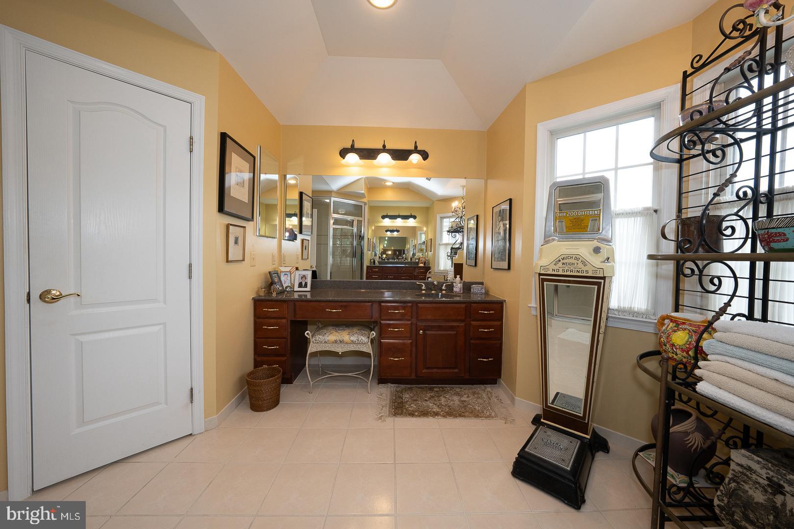 MERION HILL - Residential