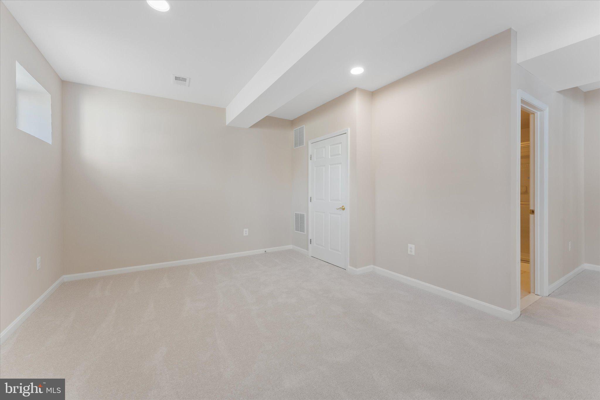 PORT POTOMAC - Residential