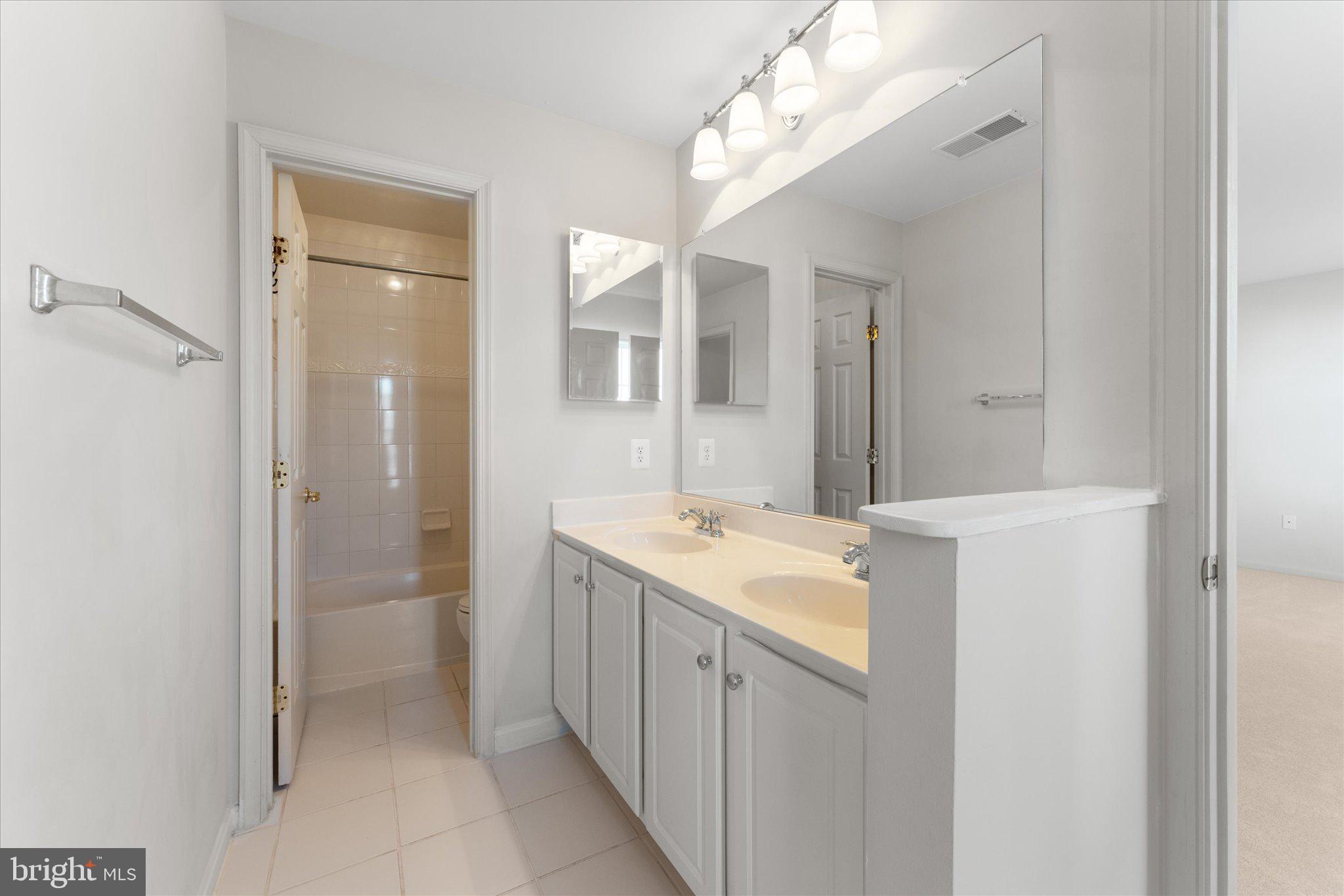 PORT POTOMAC - Residential