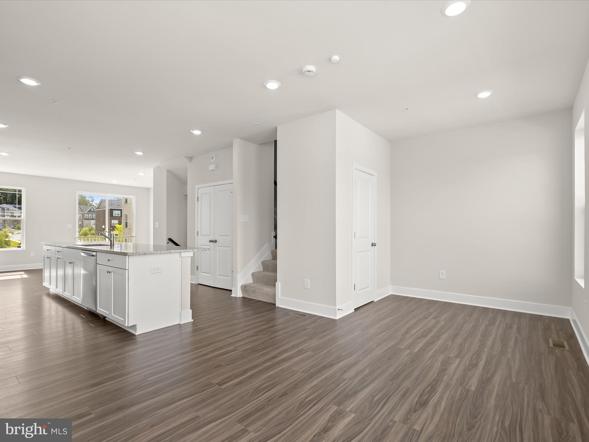 ST CHARLES TOWNS - Residential