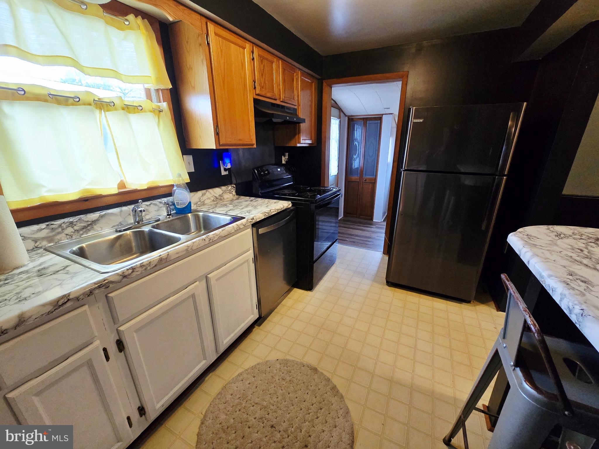 CRESAPTOWN - Residential