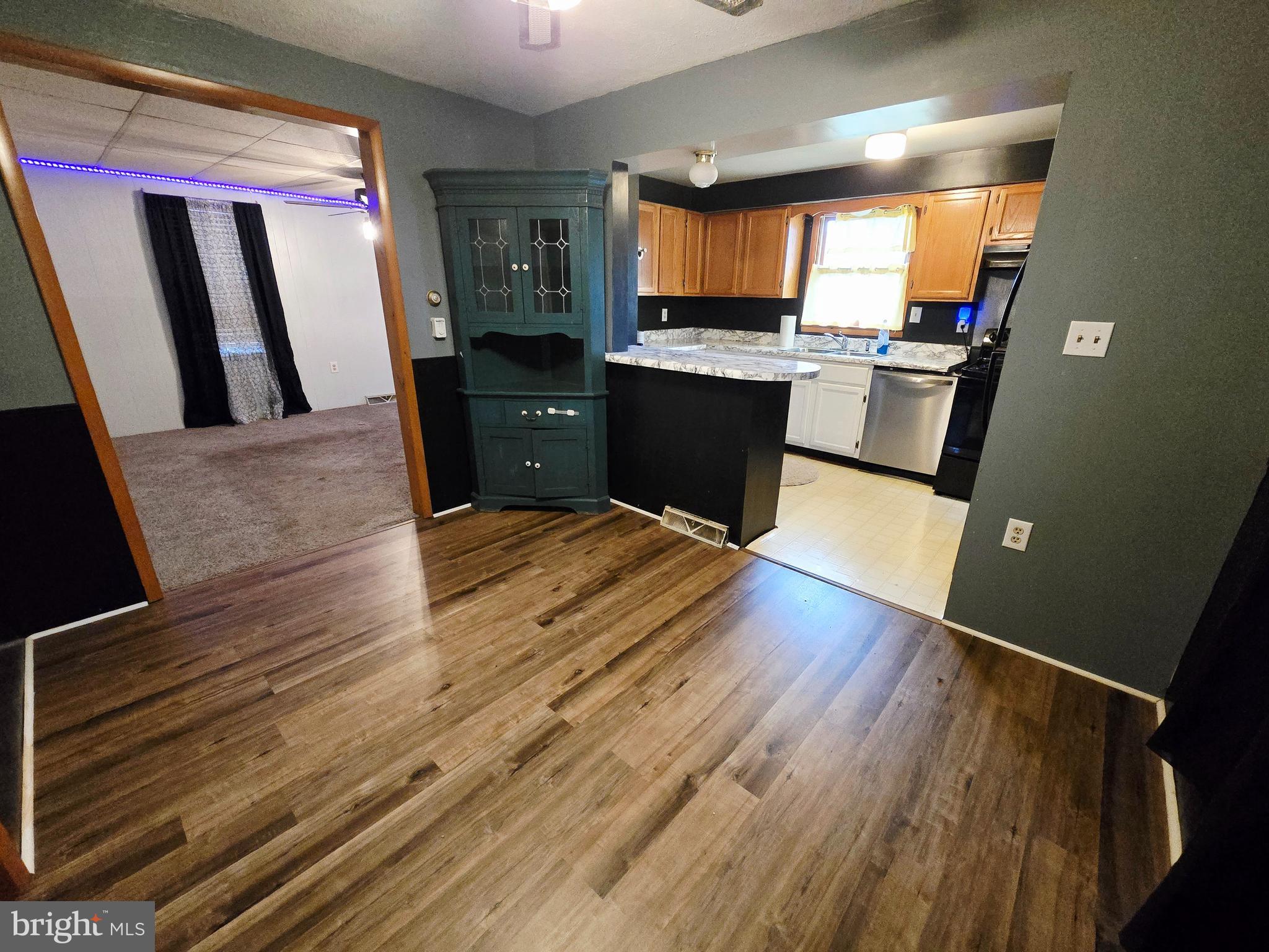 CRESAPTOWN - Residential