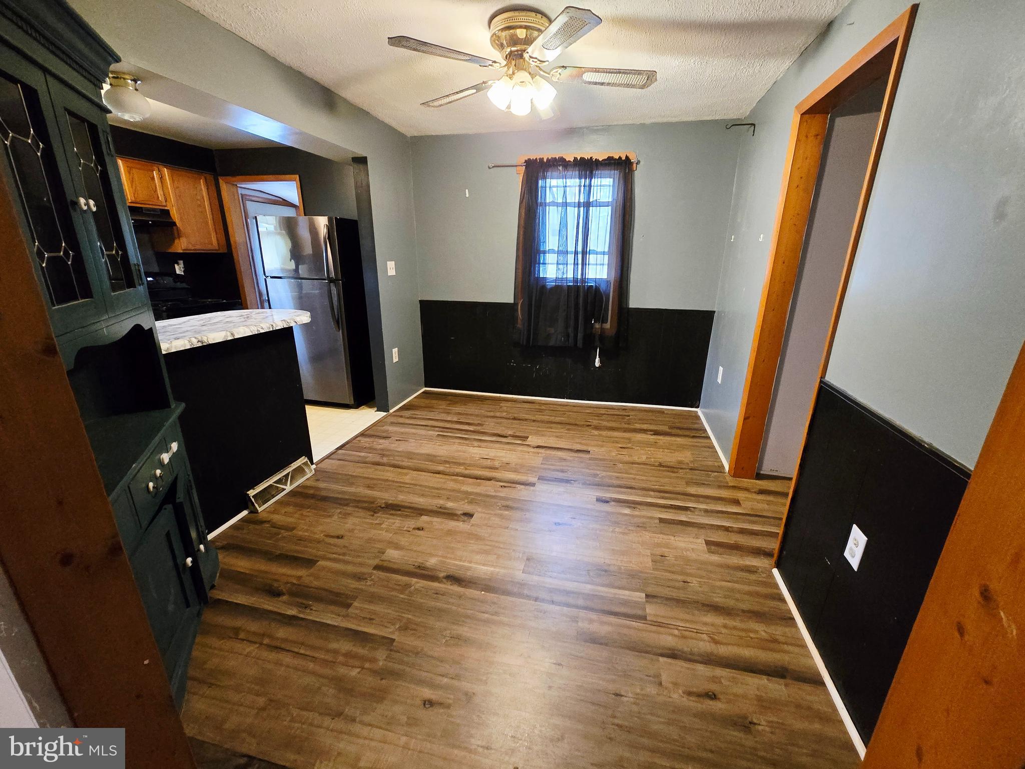 CRESAPTOWN - Residential