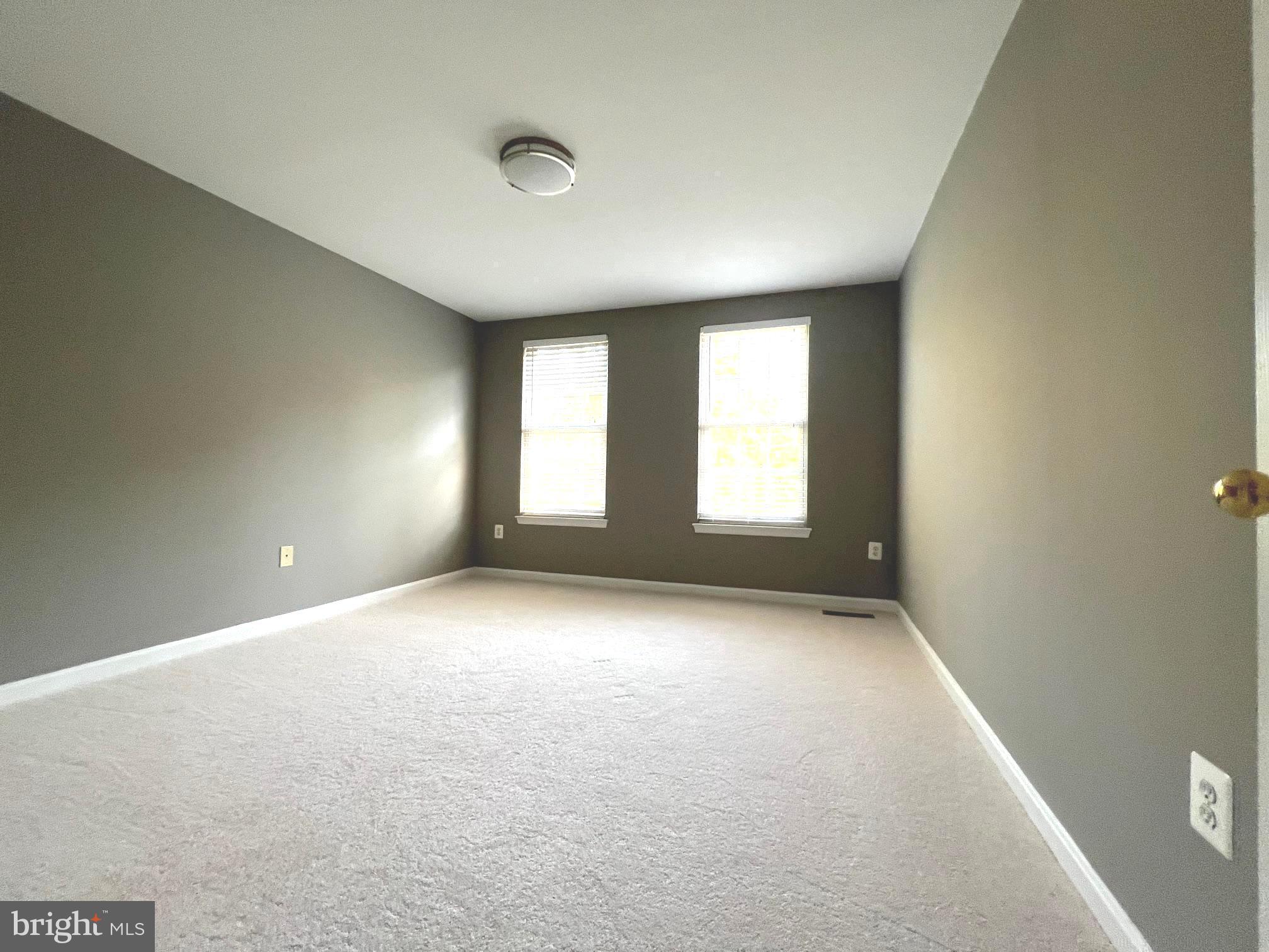 RIDGEFIELD OAKS - Residential