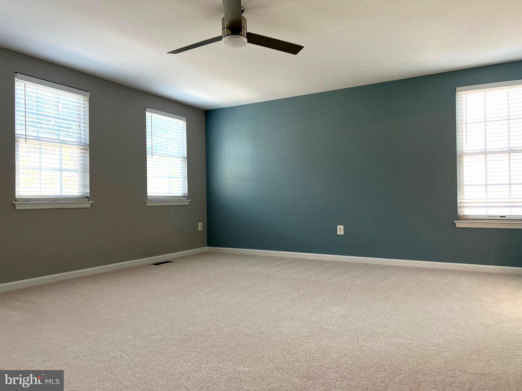 RIDGEFIELD OAKS - Residential