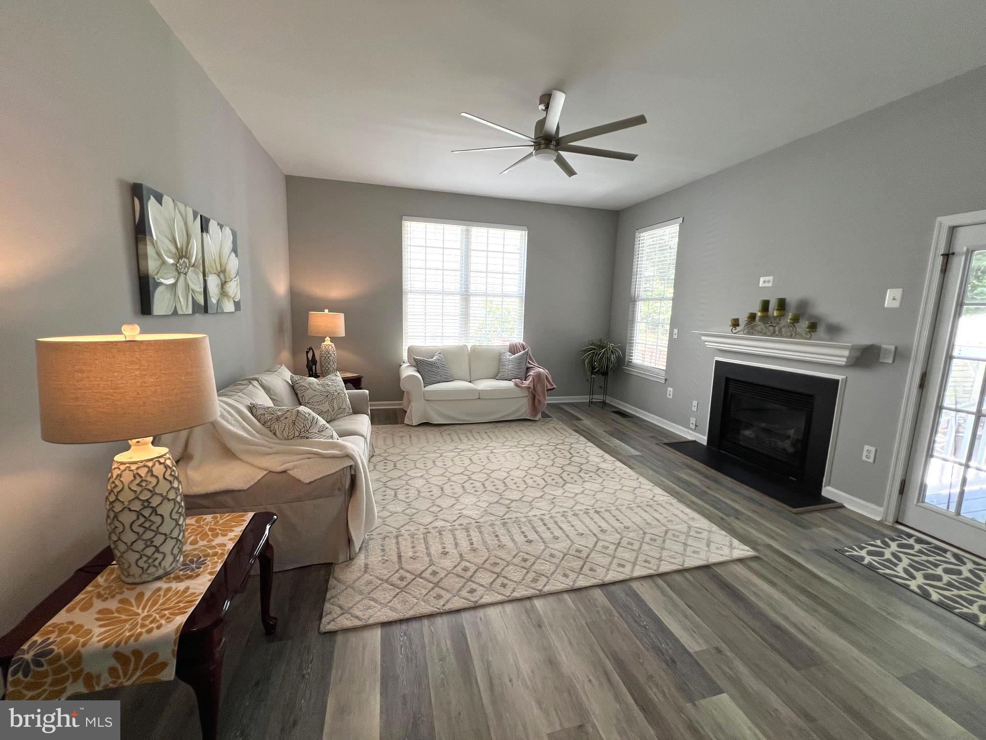 RIDGEFIELD OAKS - Residential