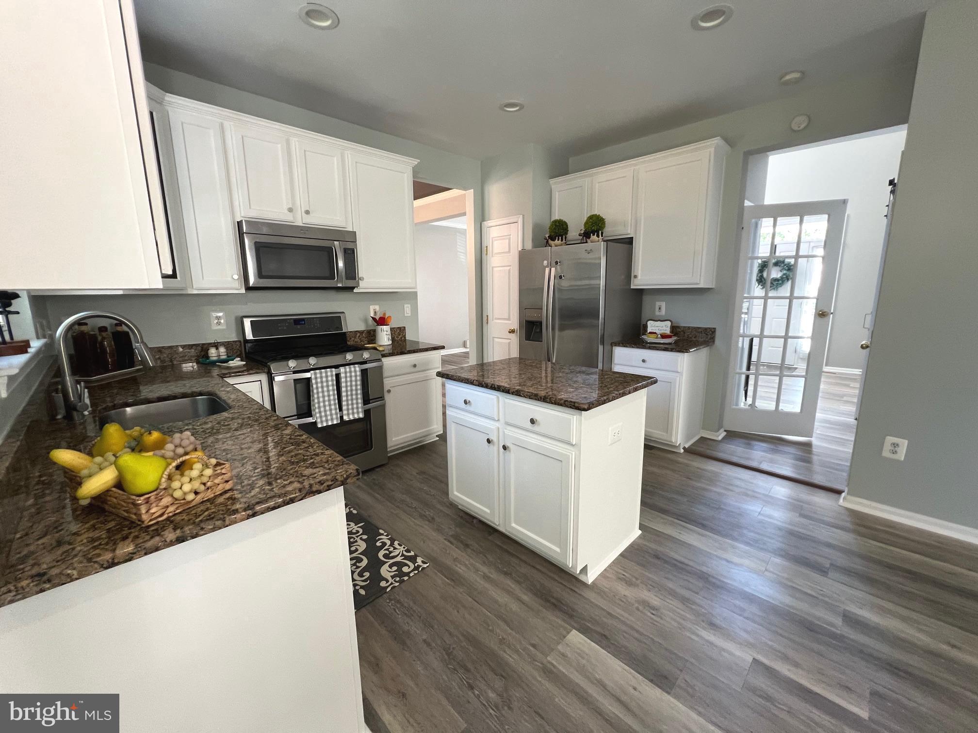 RIDGEFIELD OAKS - Residential