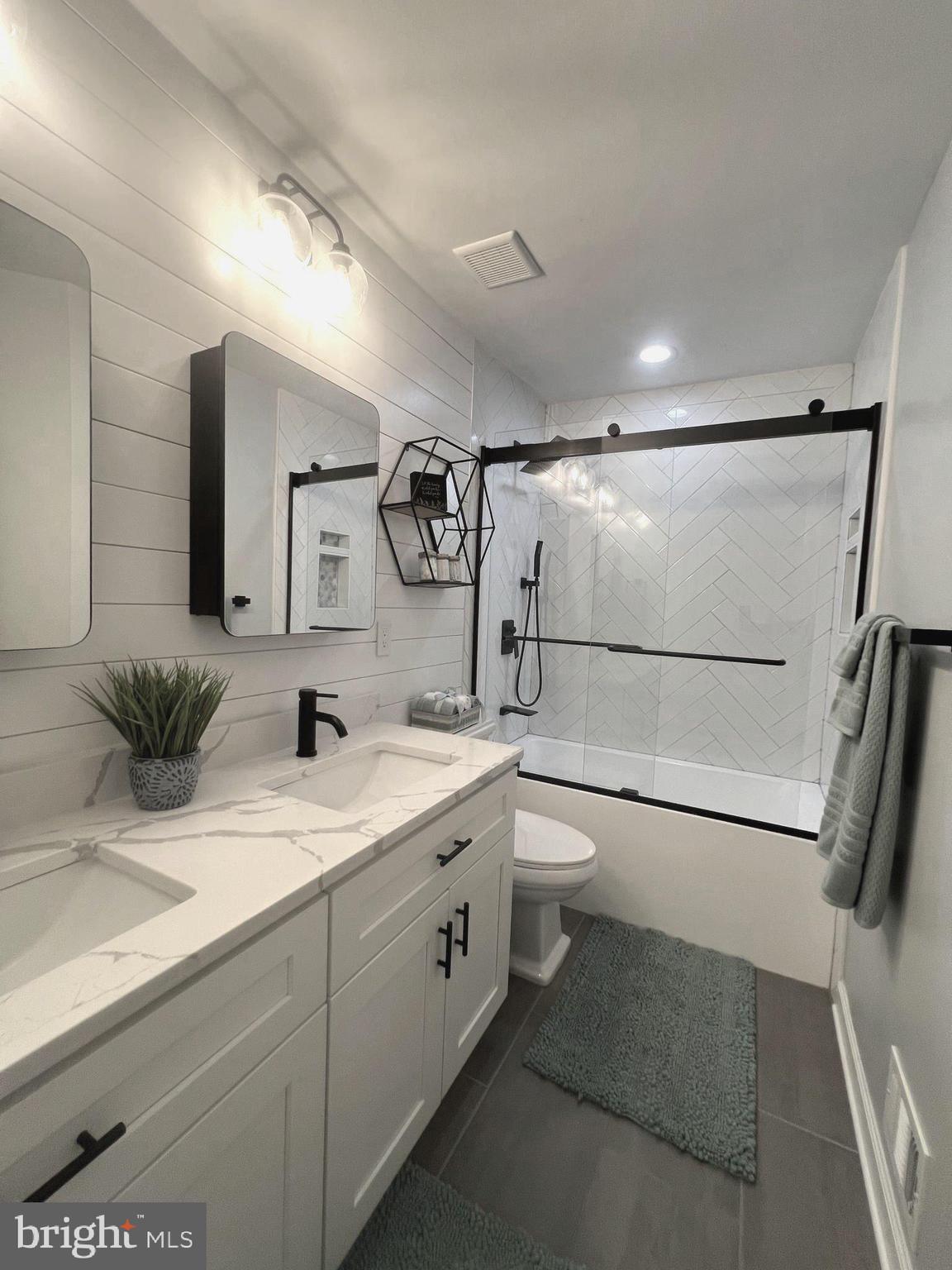 RIDGEFIELD OAKS - Residential