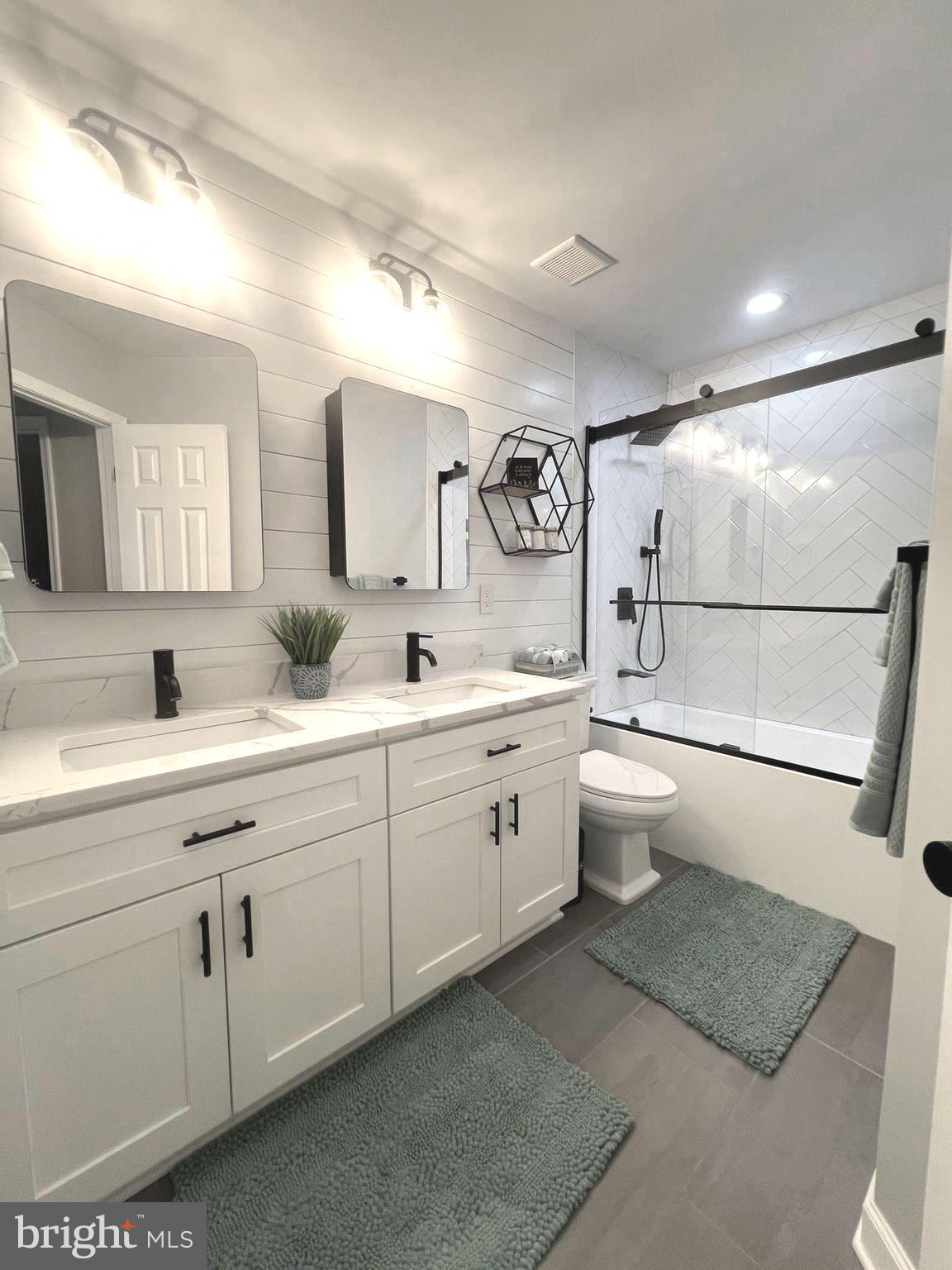 RIDGEFIELD OAKS - Residential