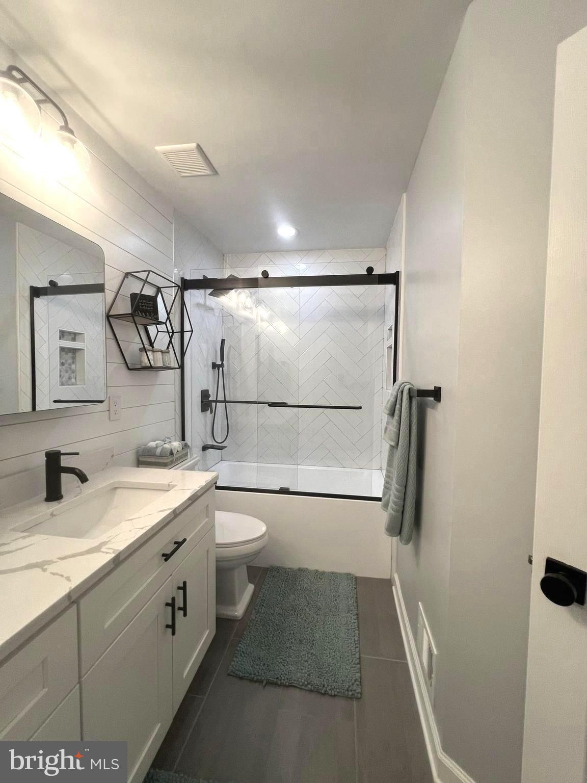 RIDGEFIELD OAKS - Residential