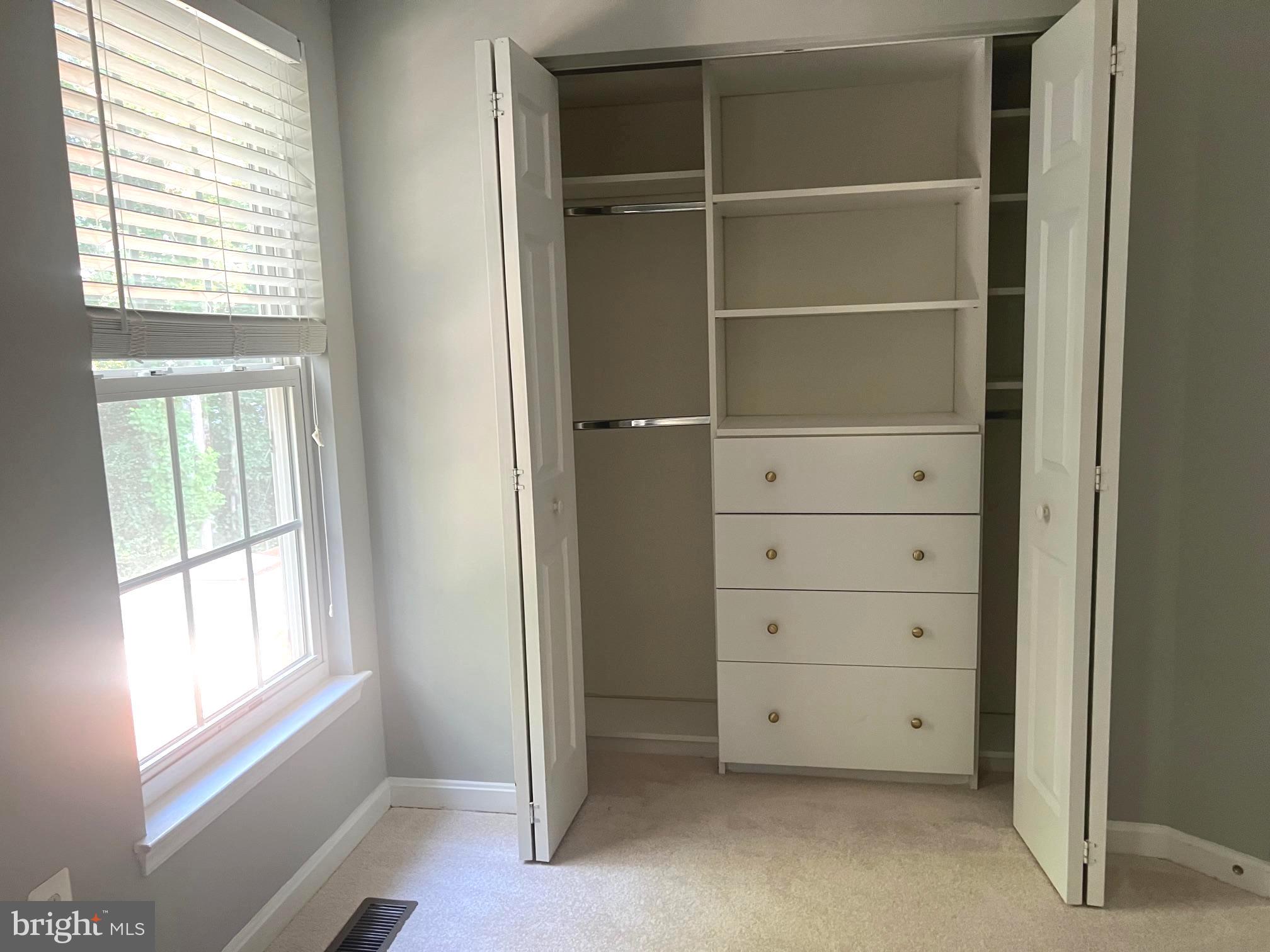 RIDGEFIELD OAKS - Residential