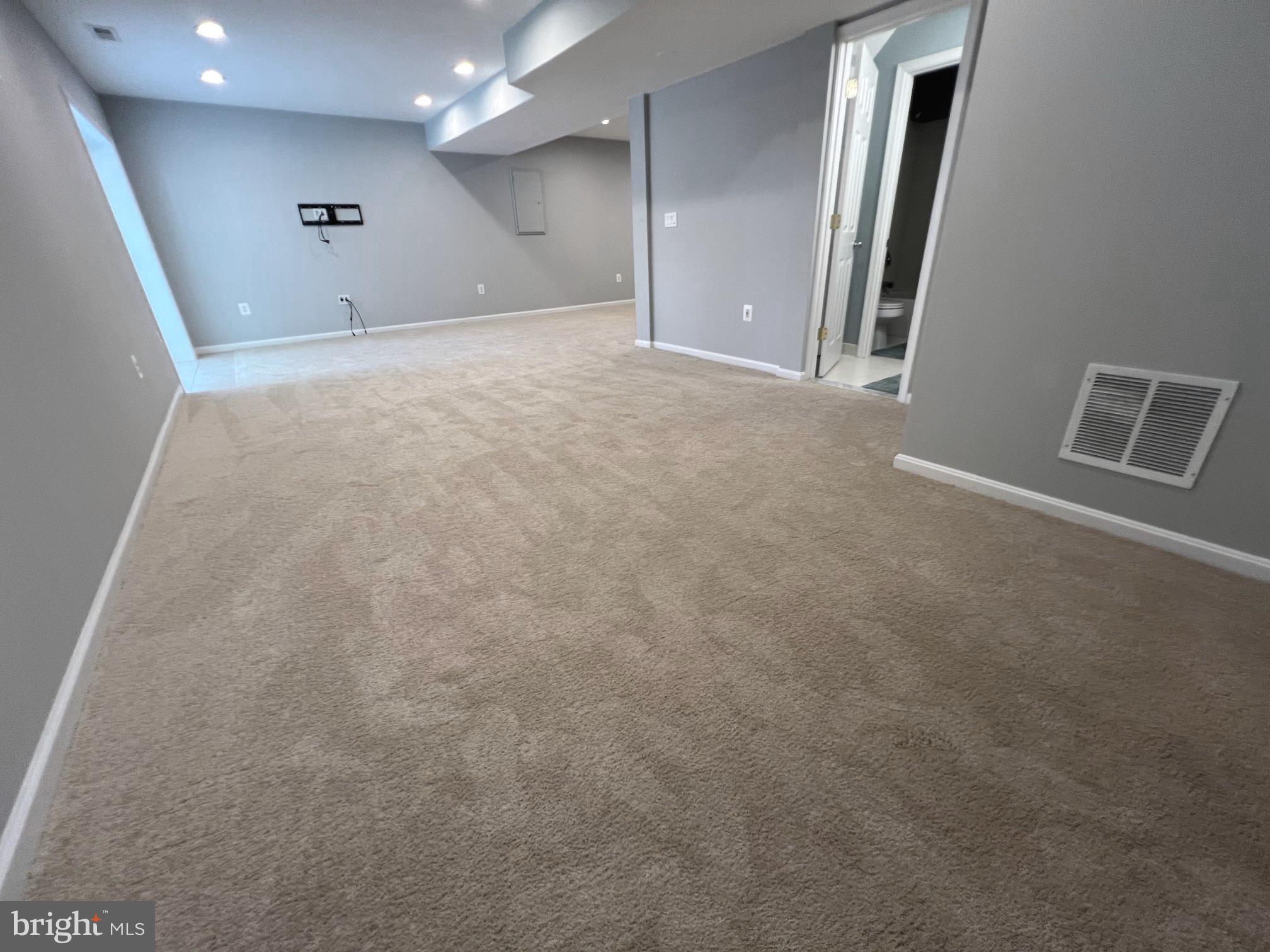 RIDGEFIELD OAKS - Residential