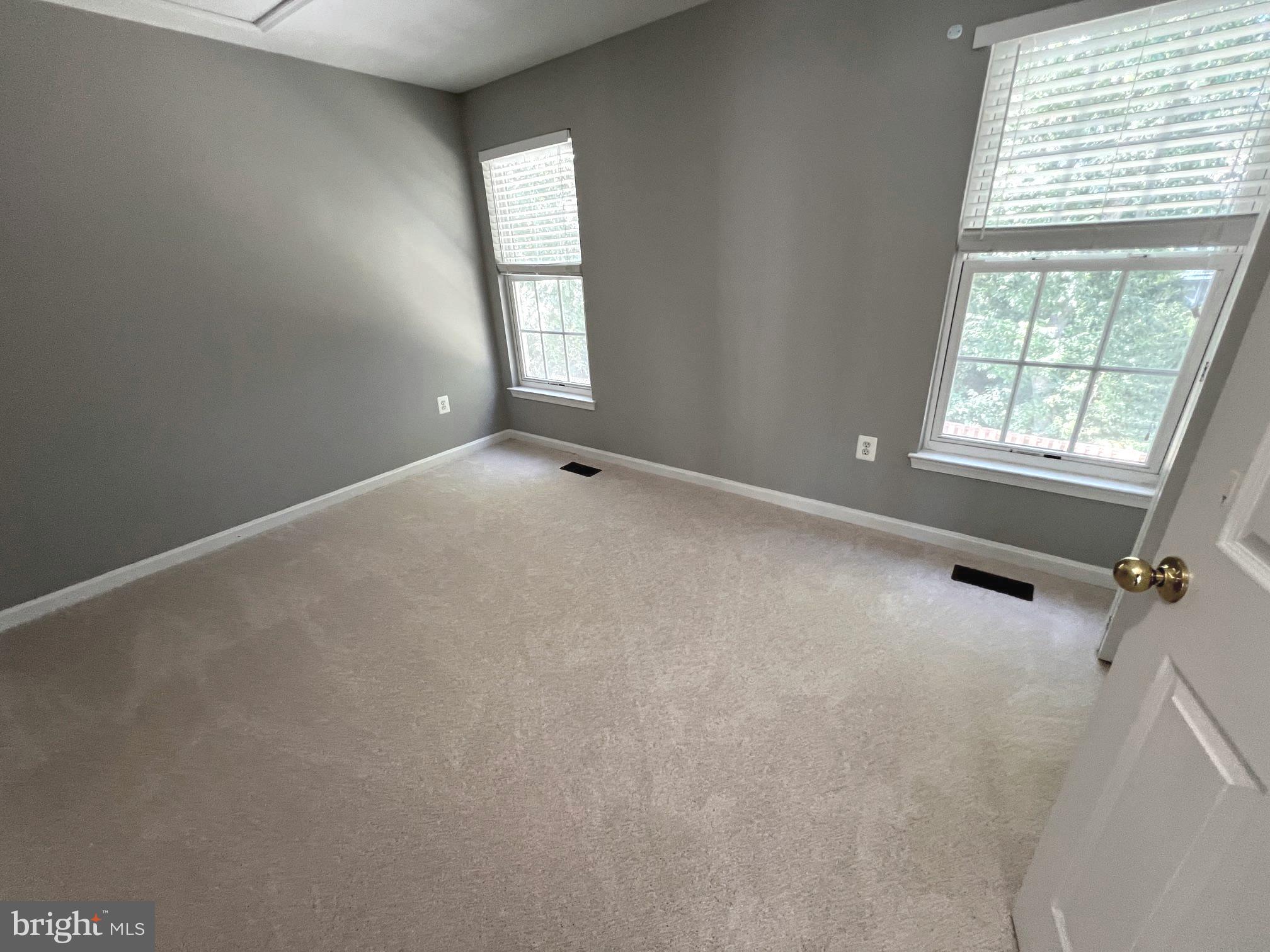 RIDGEFIELD OAKS - Residential