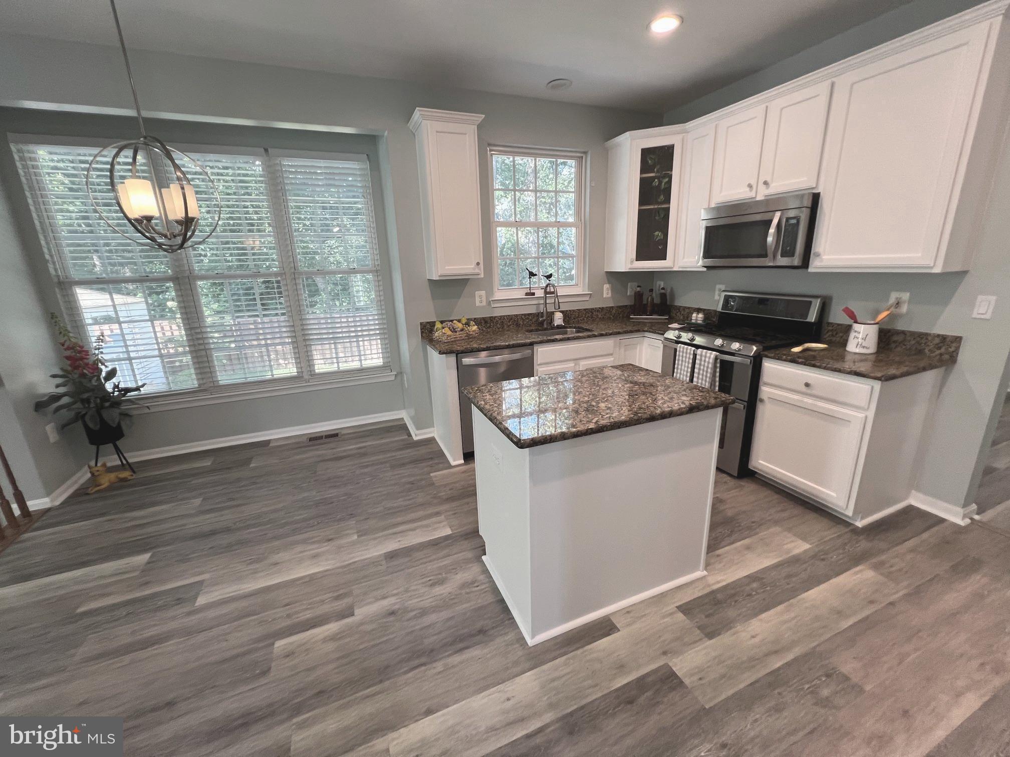 RIDGEFIELD OAKS - Residential