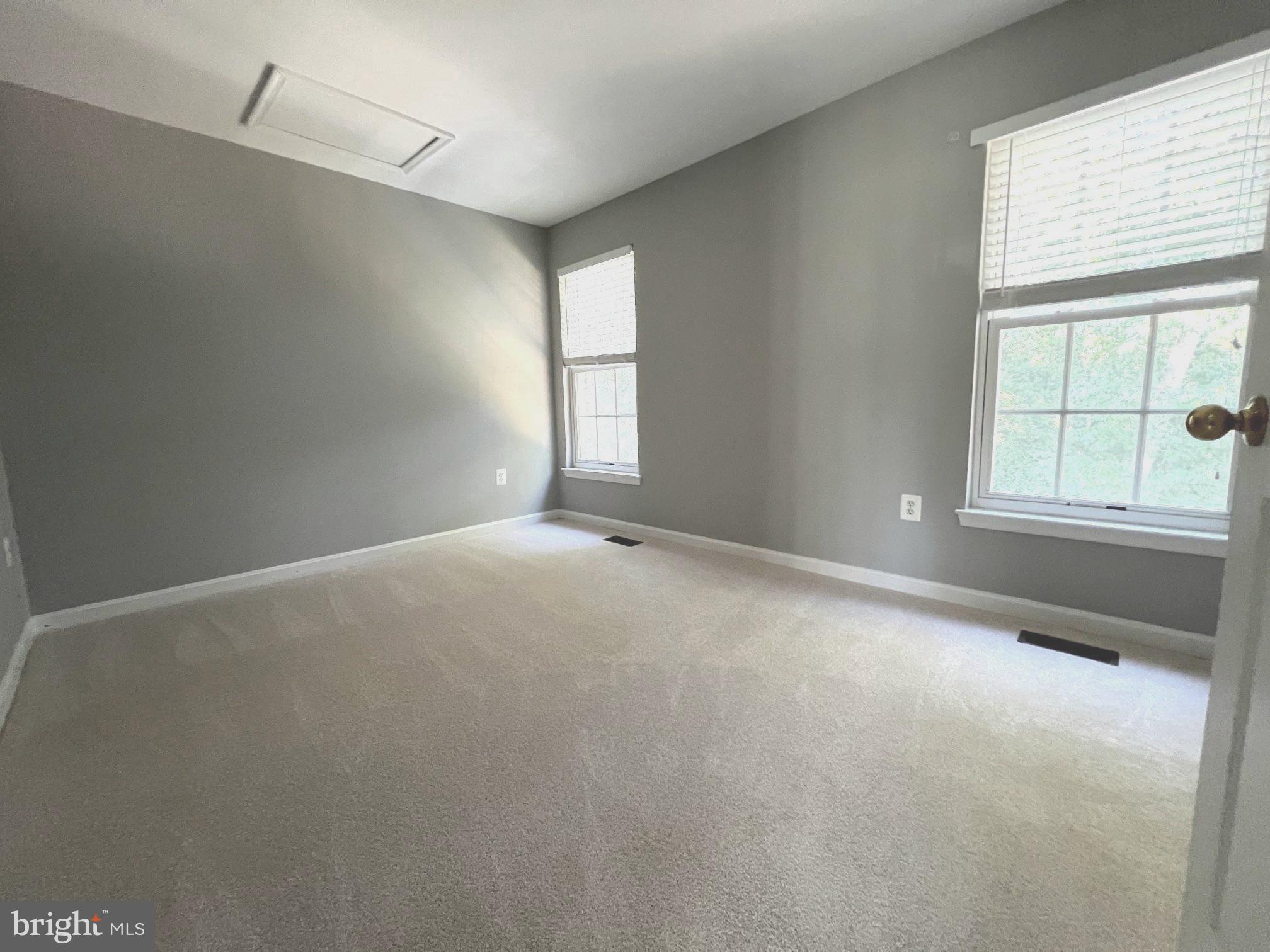 RIDGEFIELD OAKS - Residential