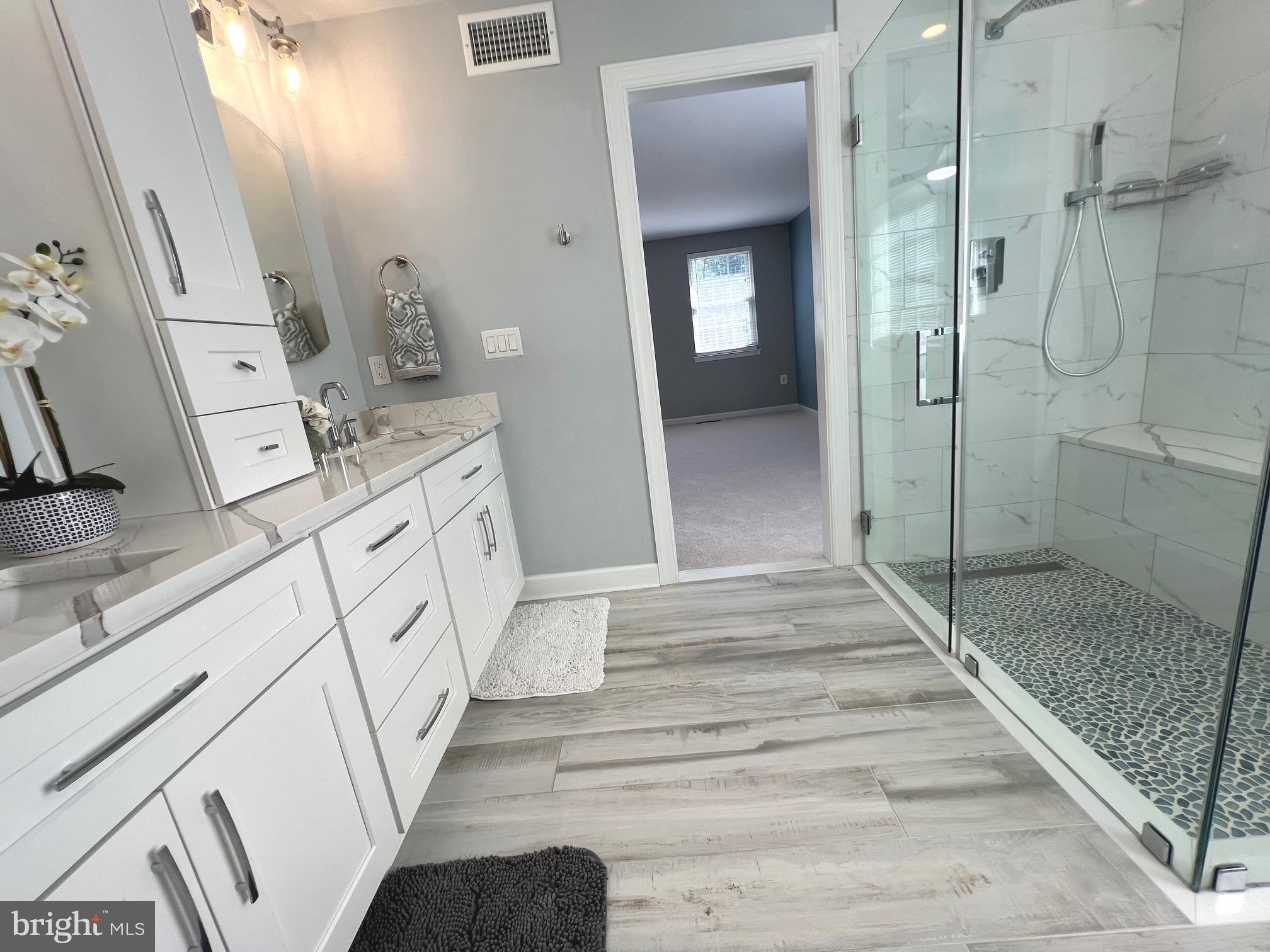 RIDGEFIELD OAKS - Residential