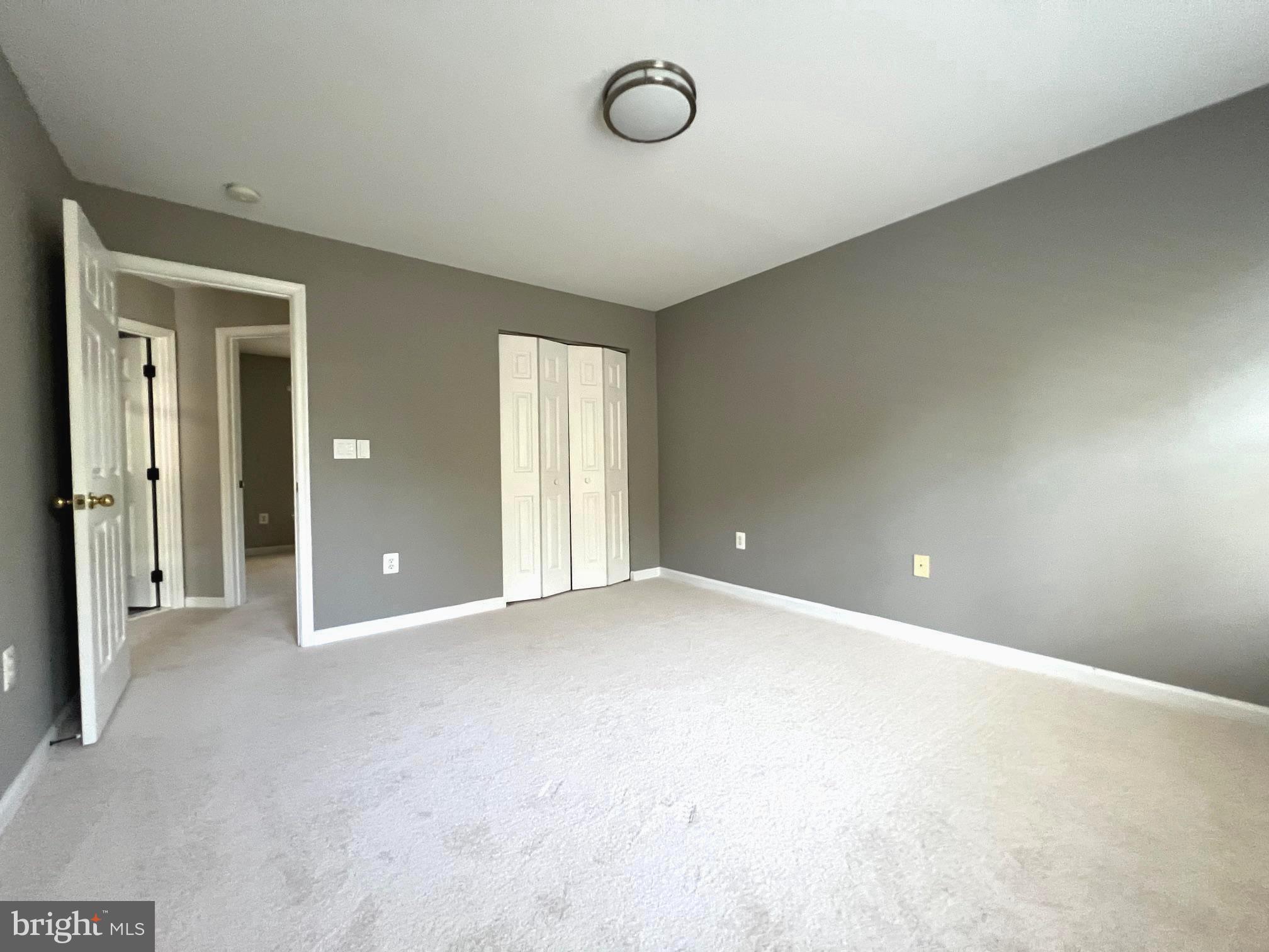 RIDGEFIELD OAKS - Residential