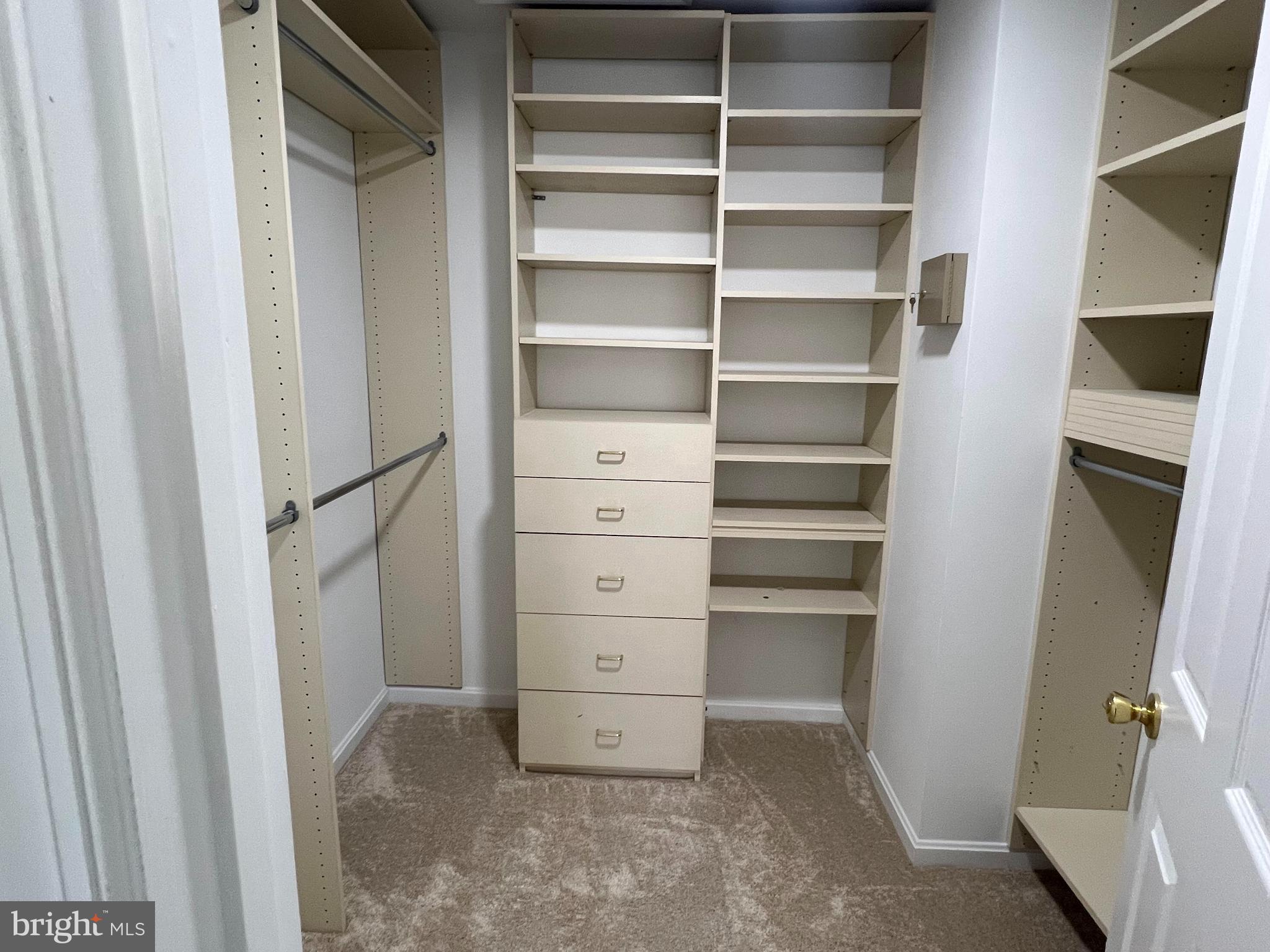 BARNSLEY MANOR ESTATES - Residential