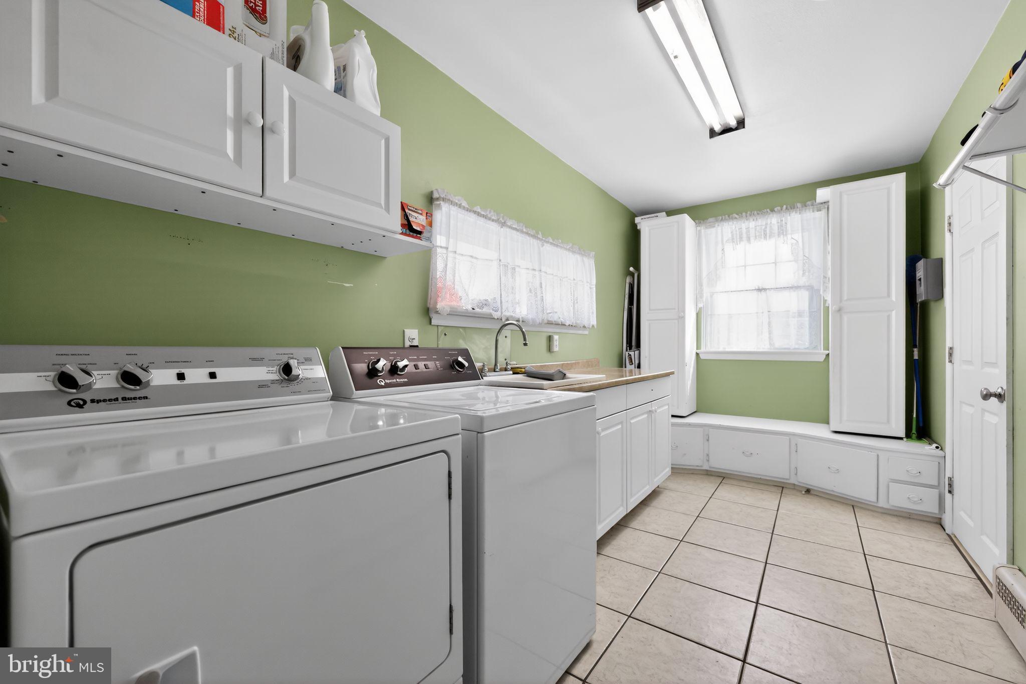 HUNTINGDON VALLEY - Residential