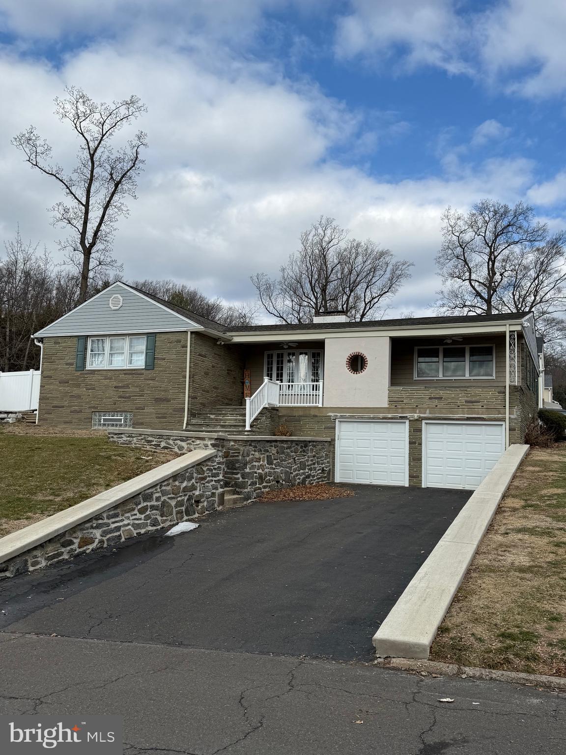 HUNTINGDON VALLEY - Residential