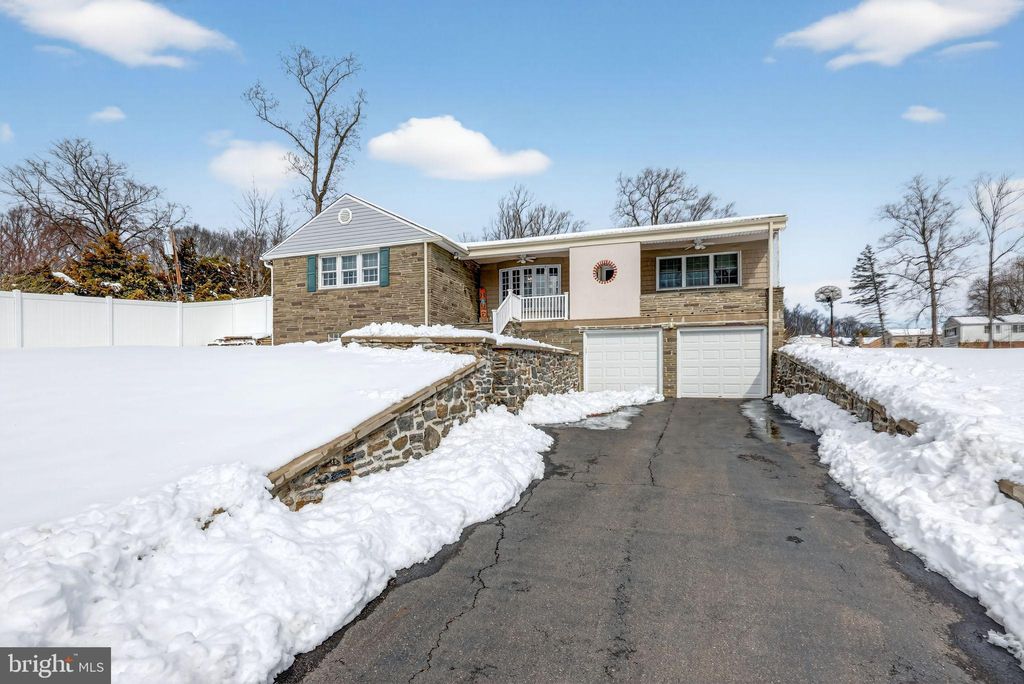 Photo of 3206 Manor Road, HUNTINGDON VALLEY, PA 19006 (MLS # PAMC2168812)