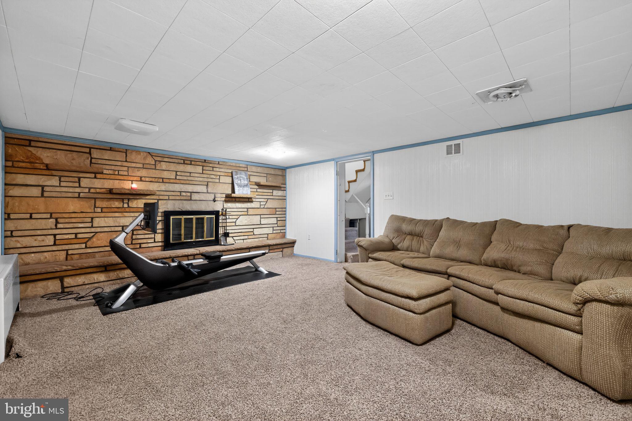 HUNTINGDON VALLEY - Residential