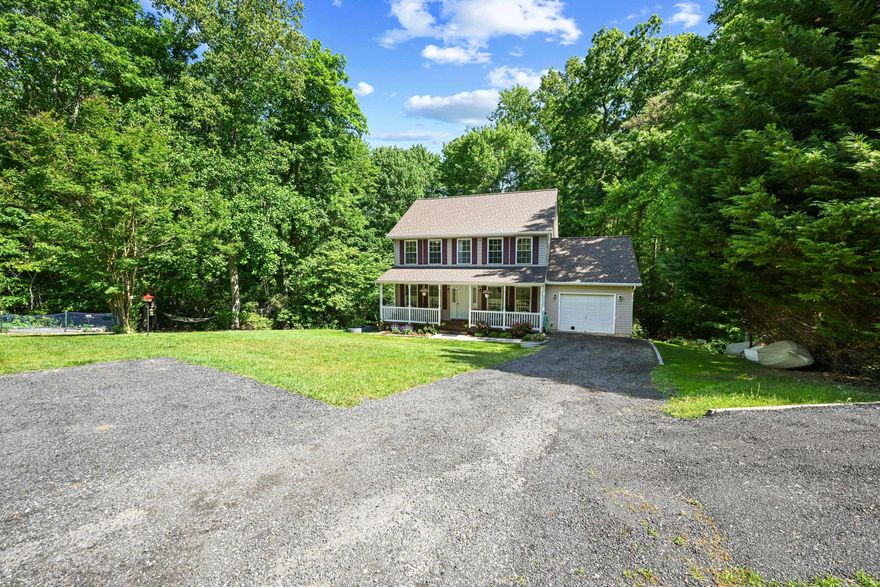 Once you pull up to this home, you'll feel the seller pride! Just move in and unpack .The sellers have taken great care of this home. Fresh Paint and new flooring just installed for the new buyer April 2026. New heat pump Oct.2023, New architectural roof Nov.2025, New Hot water heater July 2025. New refrigerator April 2026. Lots of privacy with many more amenities. Professional photos coming. More to come!

Neighborhood amenities include:
private beaches (DRIFTWOOD BEACH (Intersection of Catalina Dr & Beach Dr) and (SEAHORSE BEACH (Golden West Way) , Private Lake with beach and picnic area (394 Thunderbird Dr) Clubhouse (500 Clubhouse Dr) Neighborhood Garden (Intersection of Catalina Dr & Algonquin Trl) Horseshoe pits (Across From Ponderosa Ct) Airport (Intersection of Side Saddle Dr & Double Tree Lane) Campground (295 Thunderbird Dr., Opens: April 1st - Closes: October 31st) Picnic areas Tot lot, Classes and Groups: Fit Club, Sewing Club Garden Committee ONLY .5 miles from the beginning of the neighborhood. Close to schools, shopping, restaurants and popular activities.