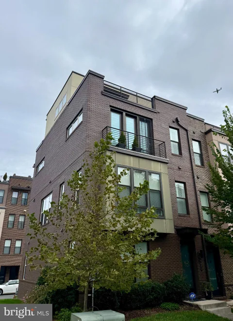MLS: VAFX2345808