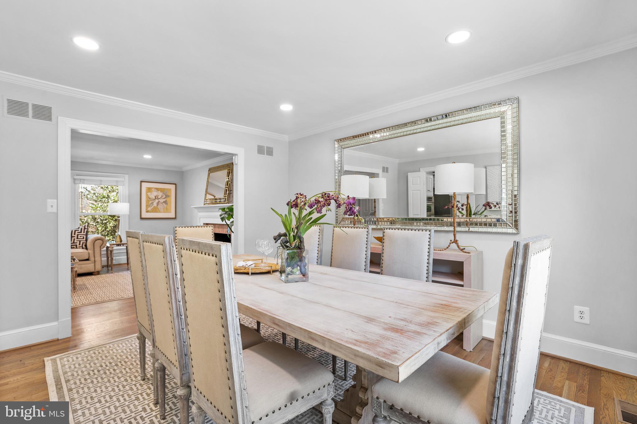 LYNWOOD - Residential