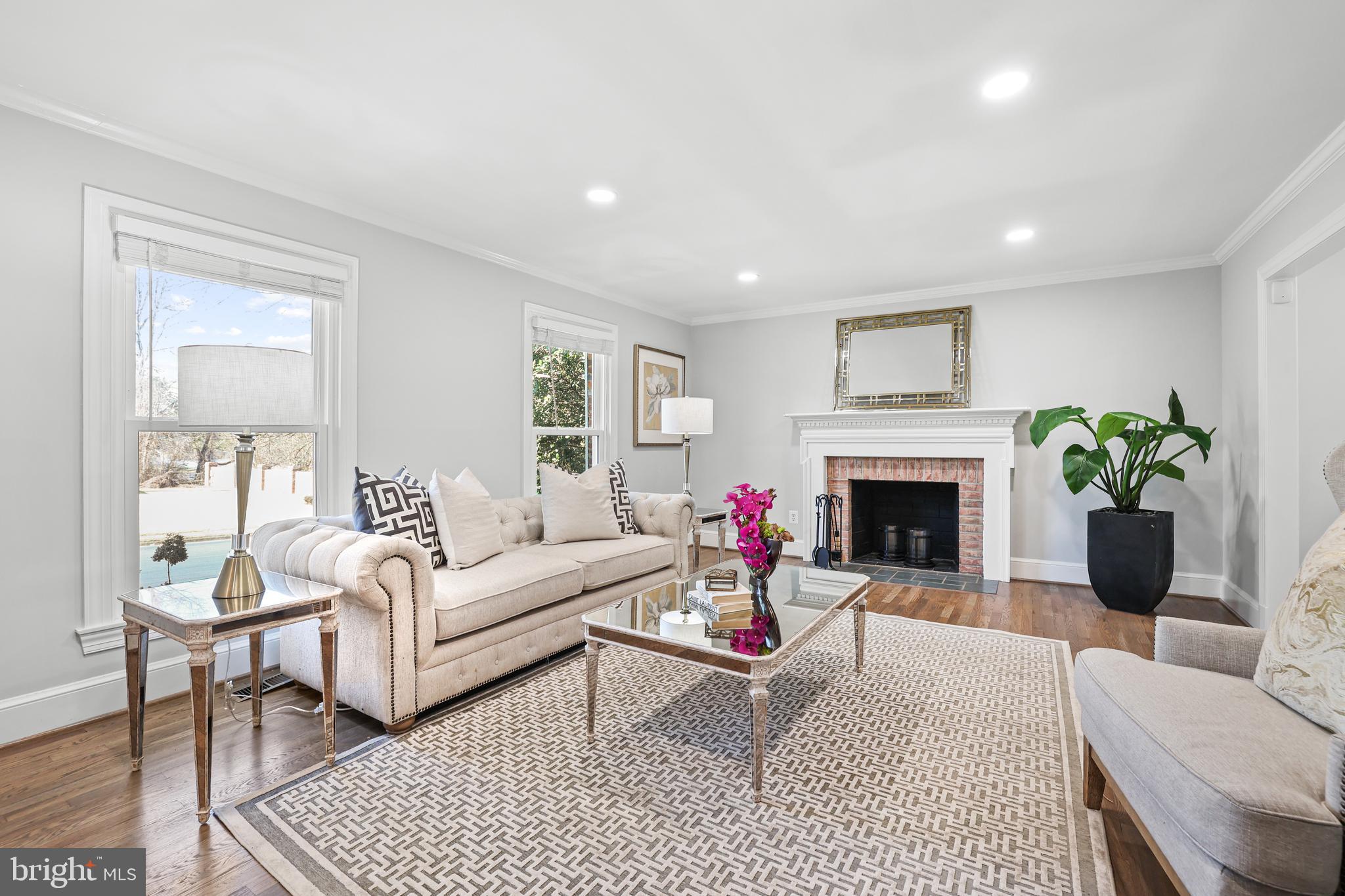 LYNWOOD - Residential