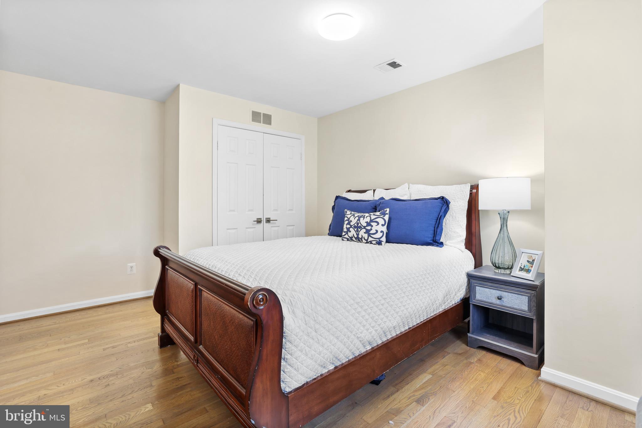 LYNWOOD - Residential