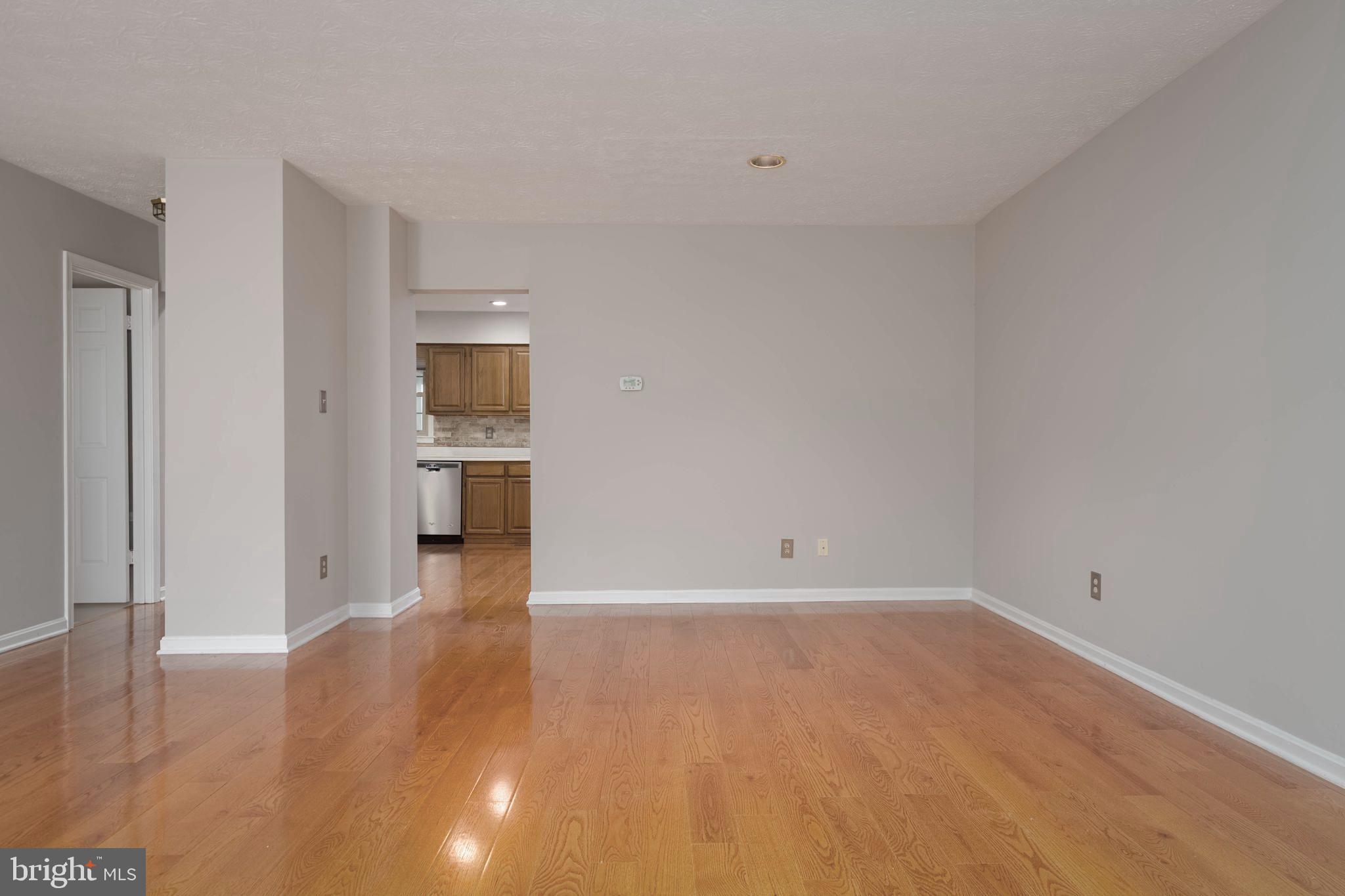 13 CARRIAGE WALK COURT