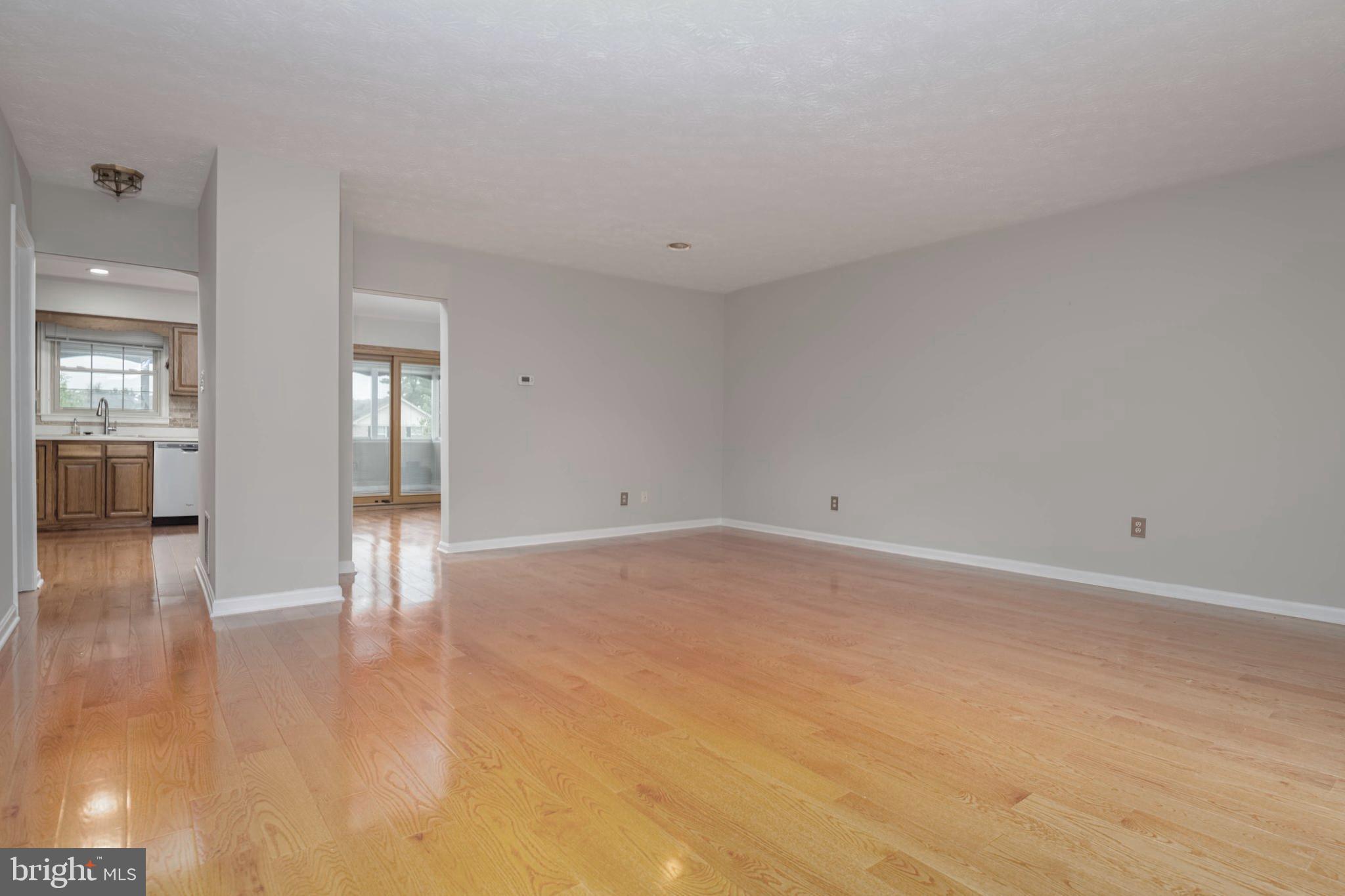 13 CARRIAGE WALK COURT