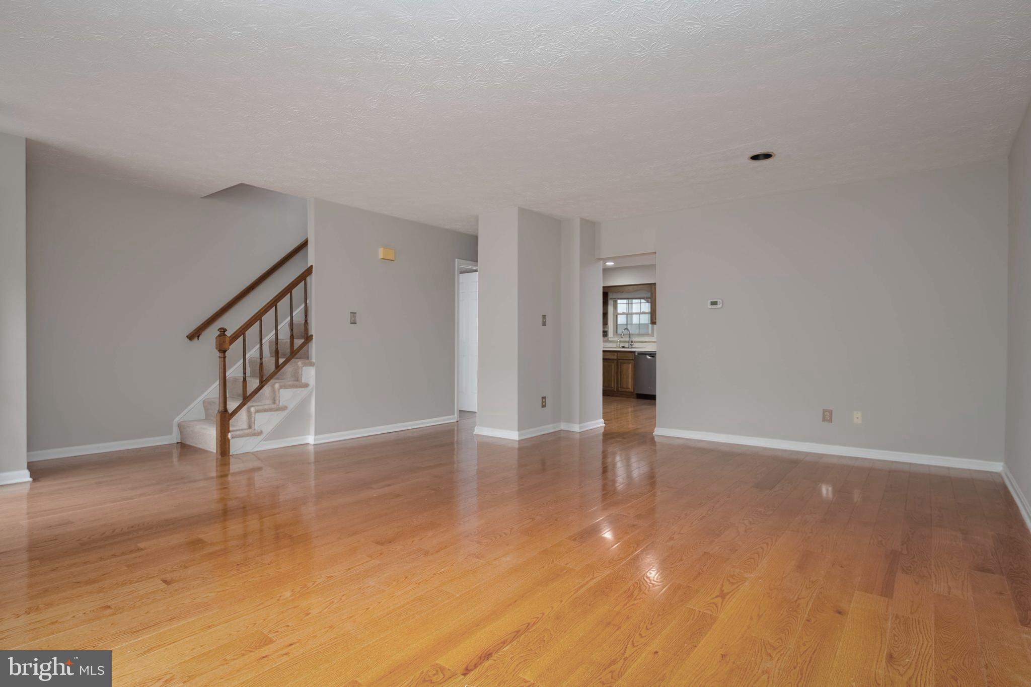 13 CARRIAGE WALK COURT