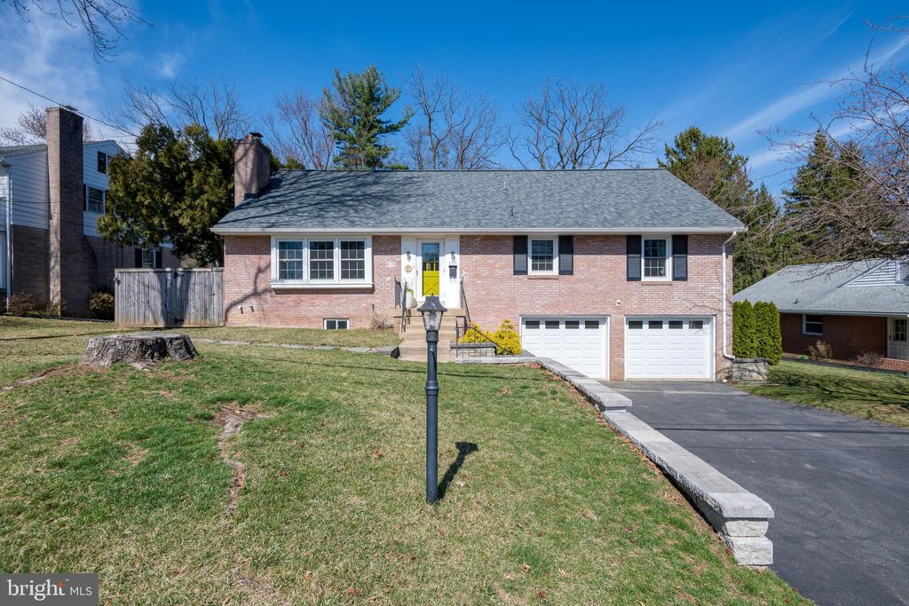Photo of 133 E Charlotte Street, MILLERSVILLE, PA 17551 (MLS # PALA2066216)
