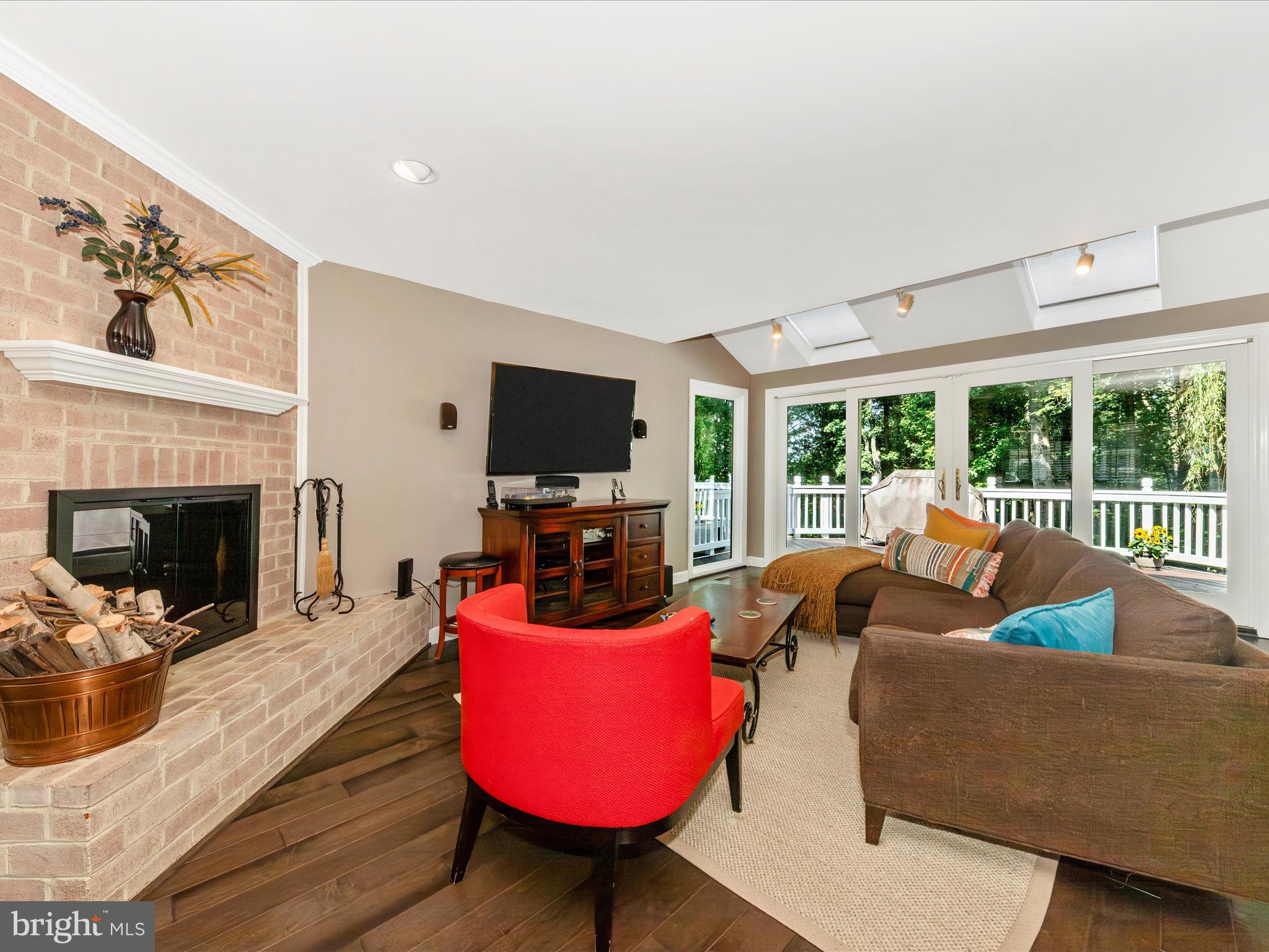 WASHINGTONIAN WOODS - Residential