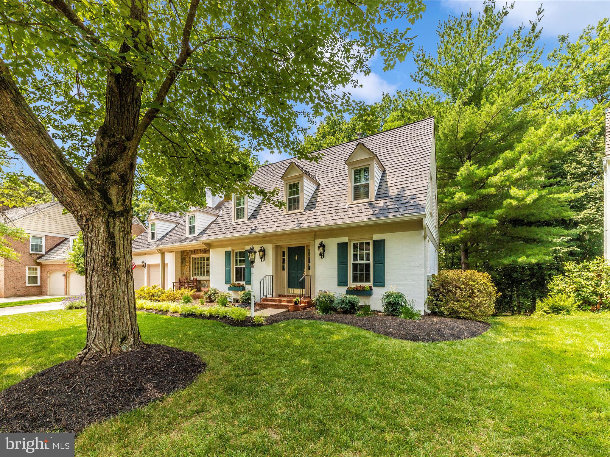 213 MIDSUMMER CIRCLE