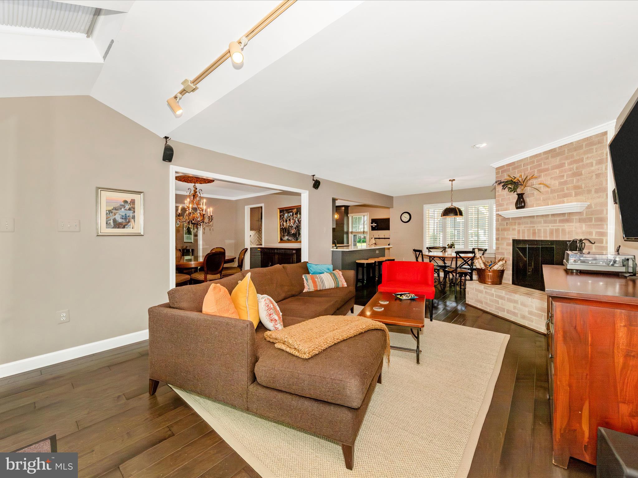 WASHINGTONIAN WOODS - Residential