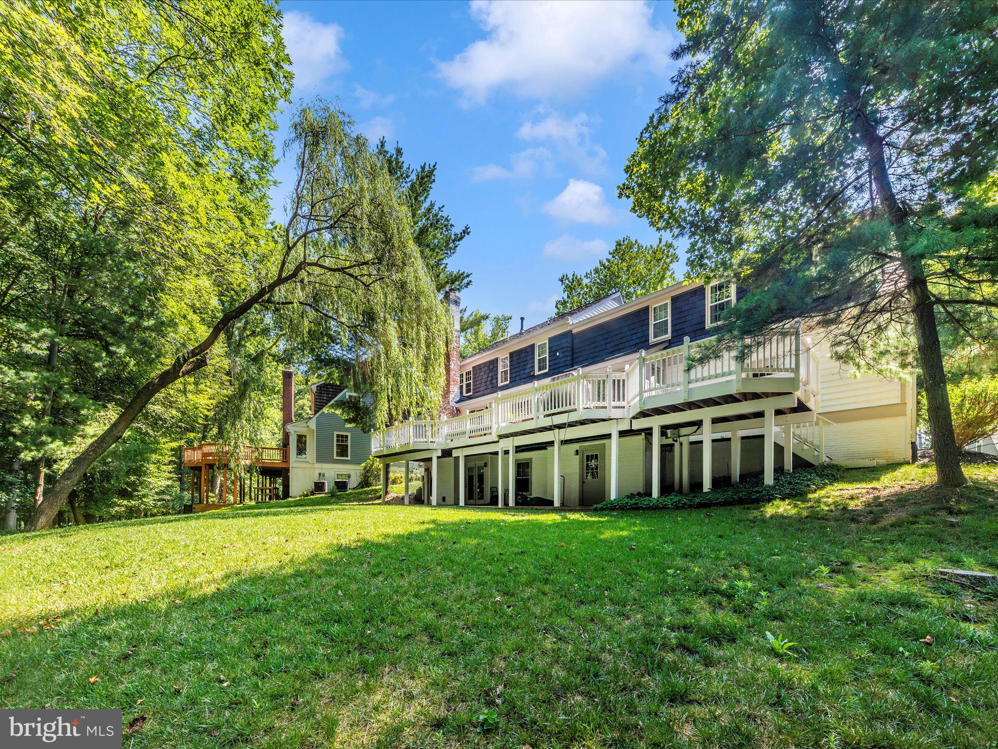 WASHINGTONIAN WOODS - Residential