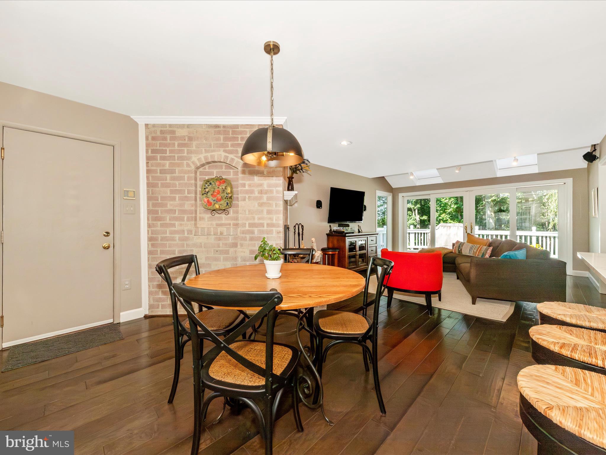 WASHINGTONIAN WOODS - Residential