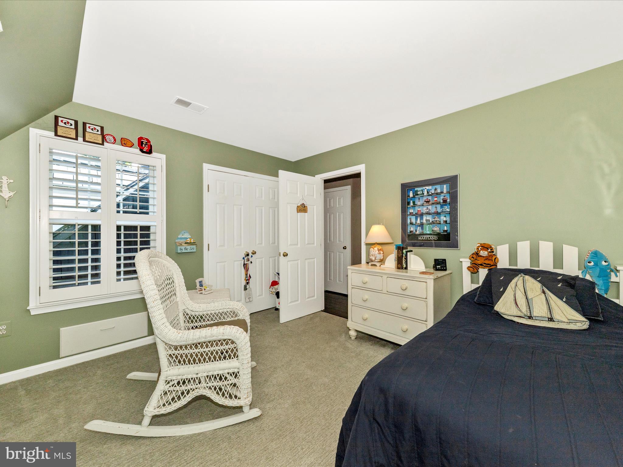 WASHINGTONIAN WOODS - Residential