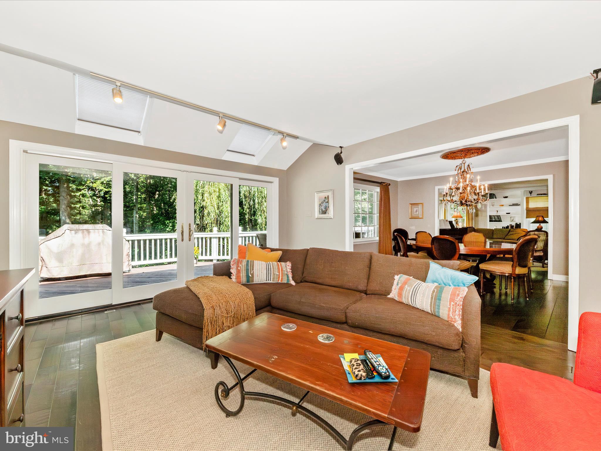 WASHINGTONIAN WOODS - Residential