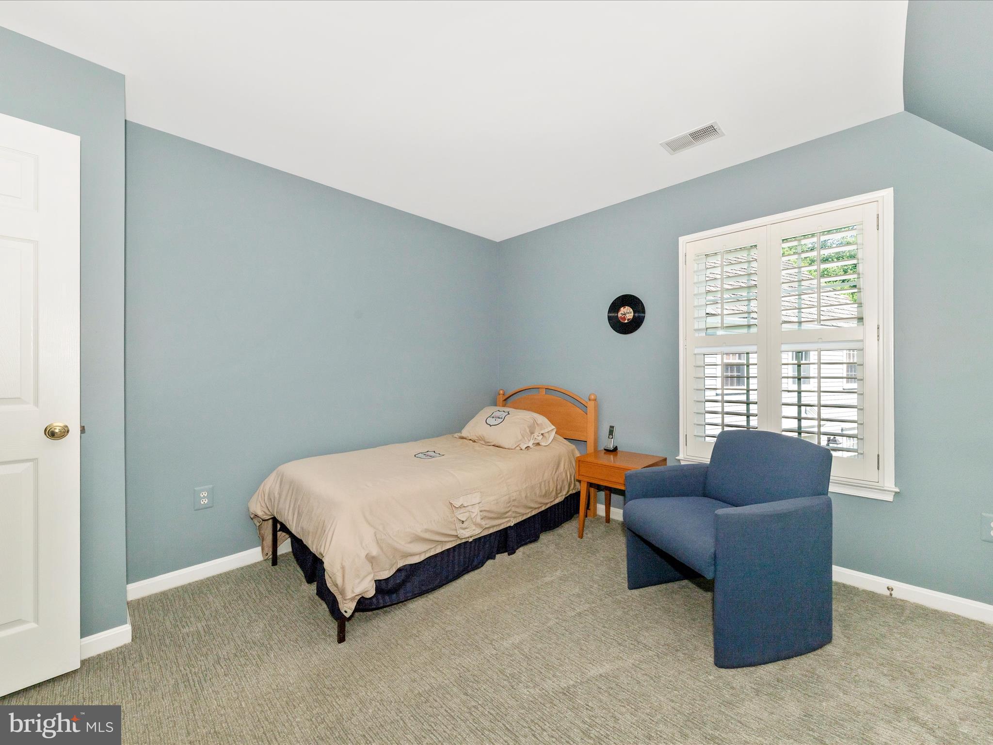 WASHINGTONIAN WOODS - Residential