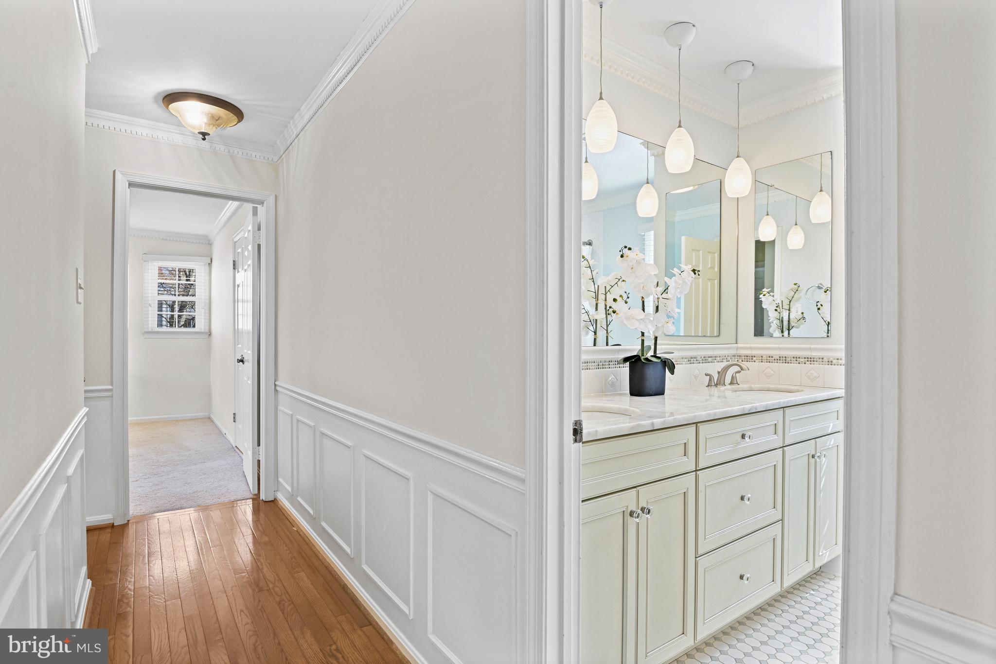 HOLLY KNOLL - Residential